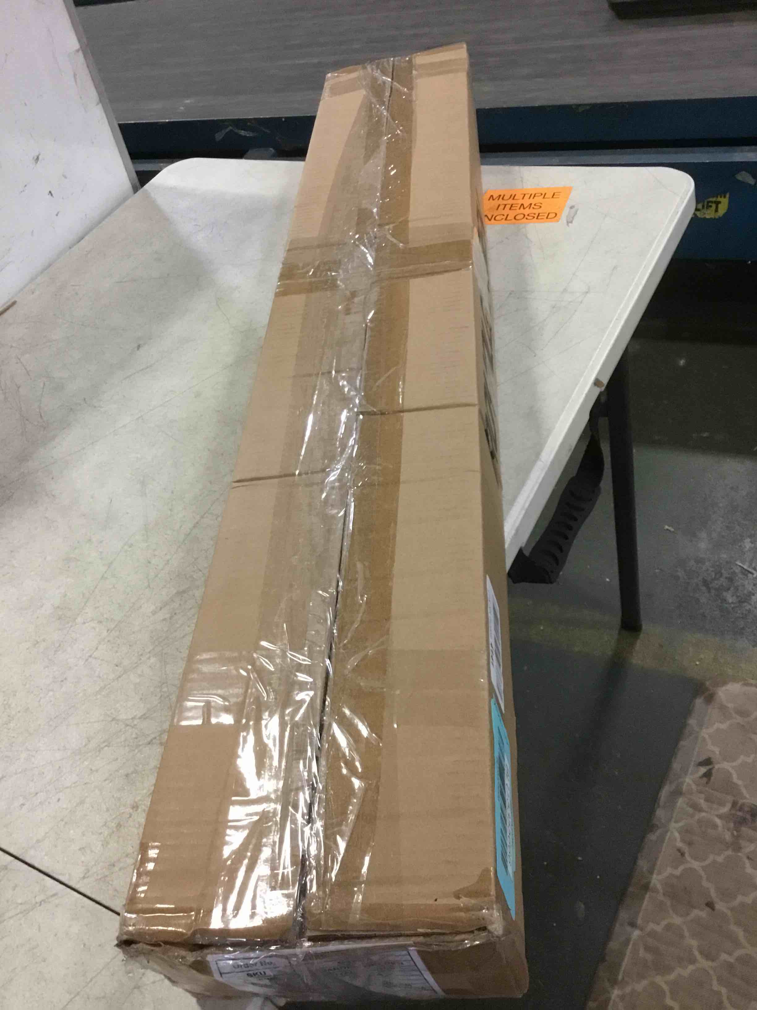 https://s3.amazonaws.com/lotting-images-prod/bidfta/BLU5355666_1701375731504.jpeg