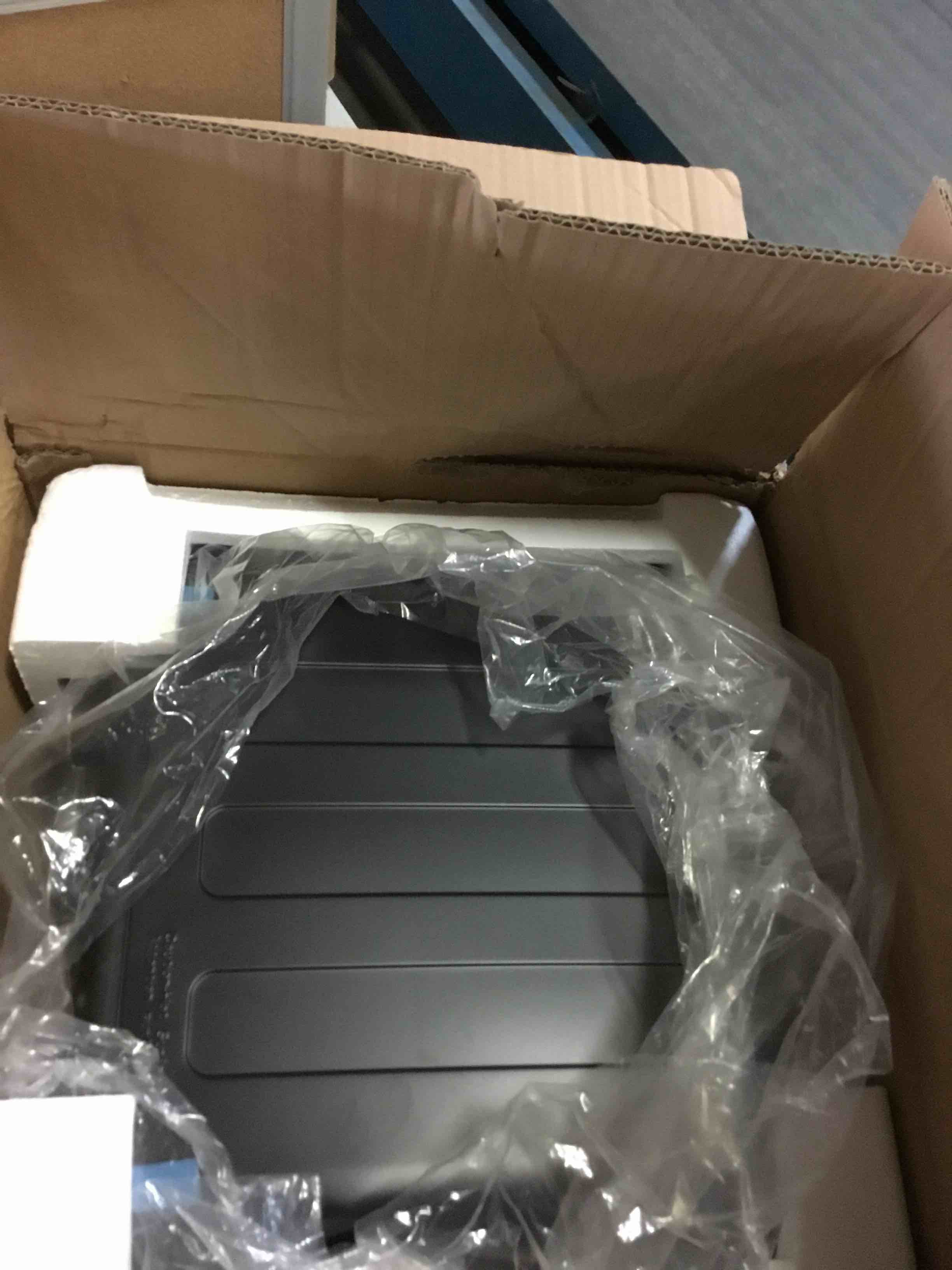 https://s3.amazonaws.com/lotting-images-prod/bidfta/BLU5356081_1701721800590.jpeg