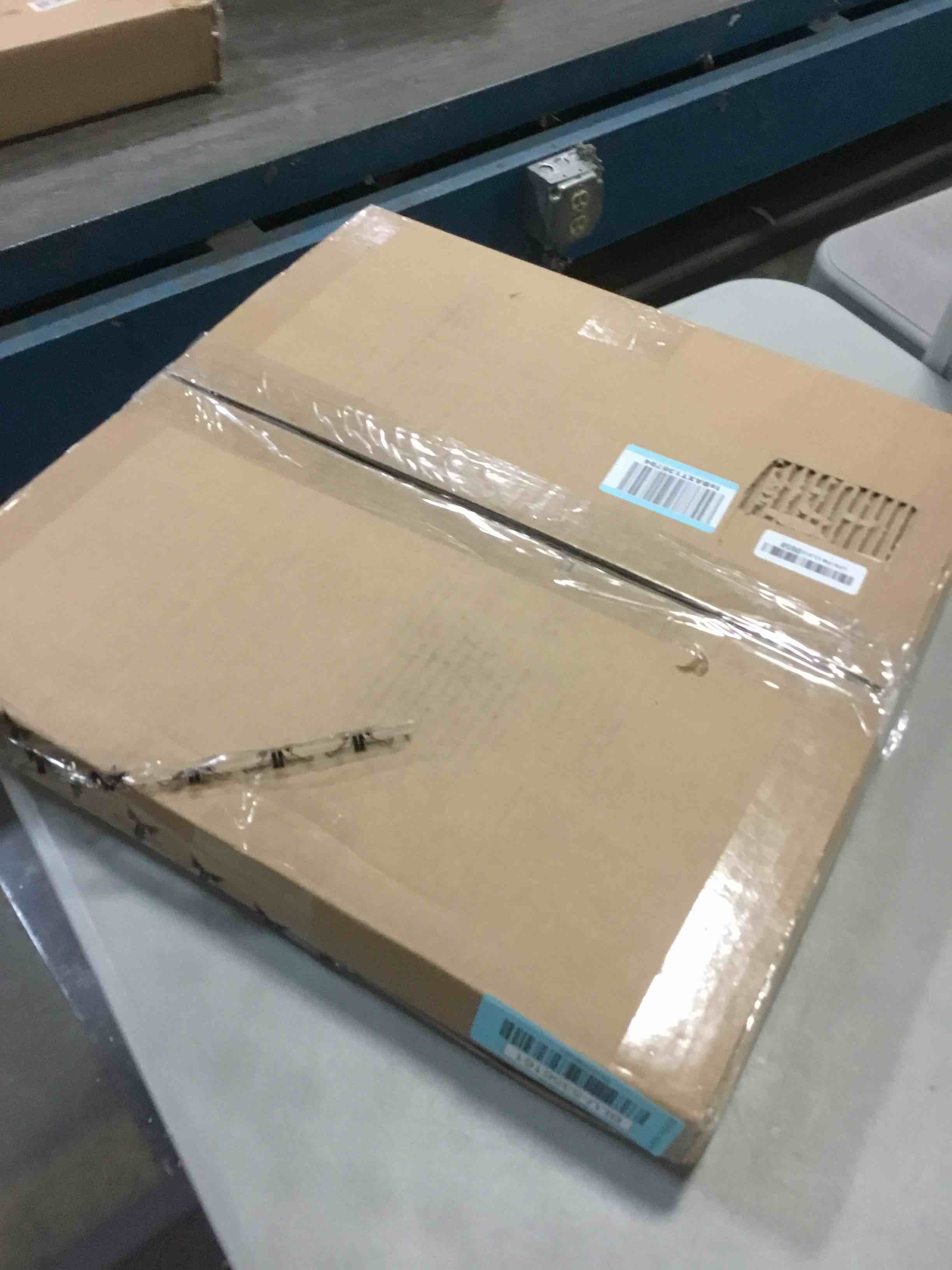 https://s3.amazonaws.com/lotting-images-prod/bidfta/BLU5356161_1701790905662.jpeg
