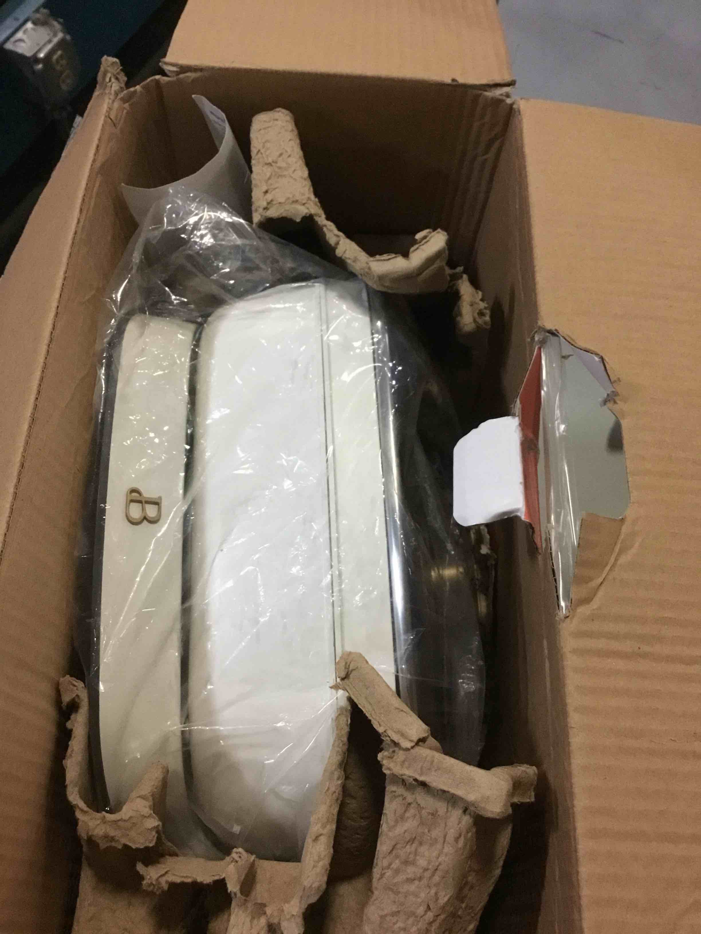 https://s3.amazonaws.com/lotting-images-prod/bidfta/BLU5356270_1701808469323.jpeg
