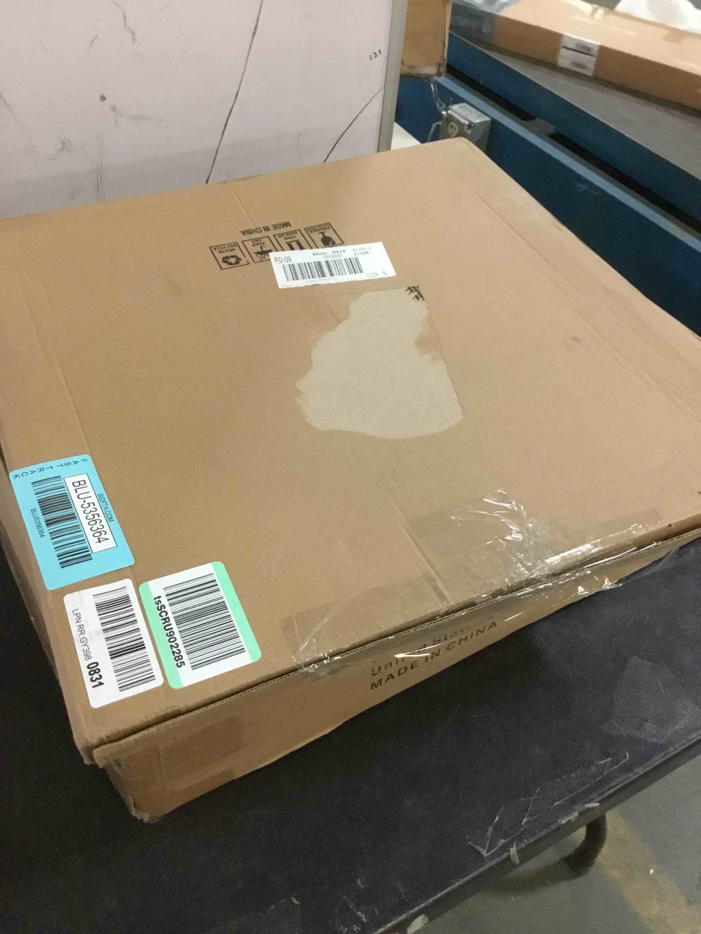 https://s3.amazonaws.com/lotting-images-prod/bidfta/BLU5356364_1701873922476.jpeg