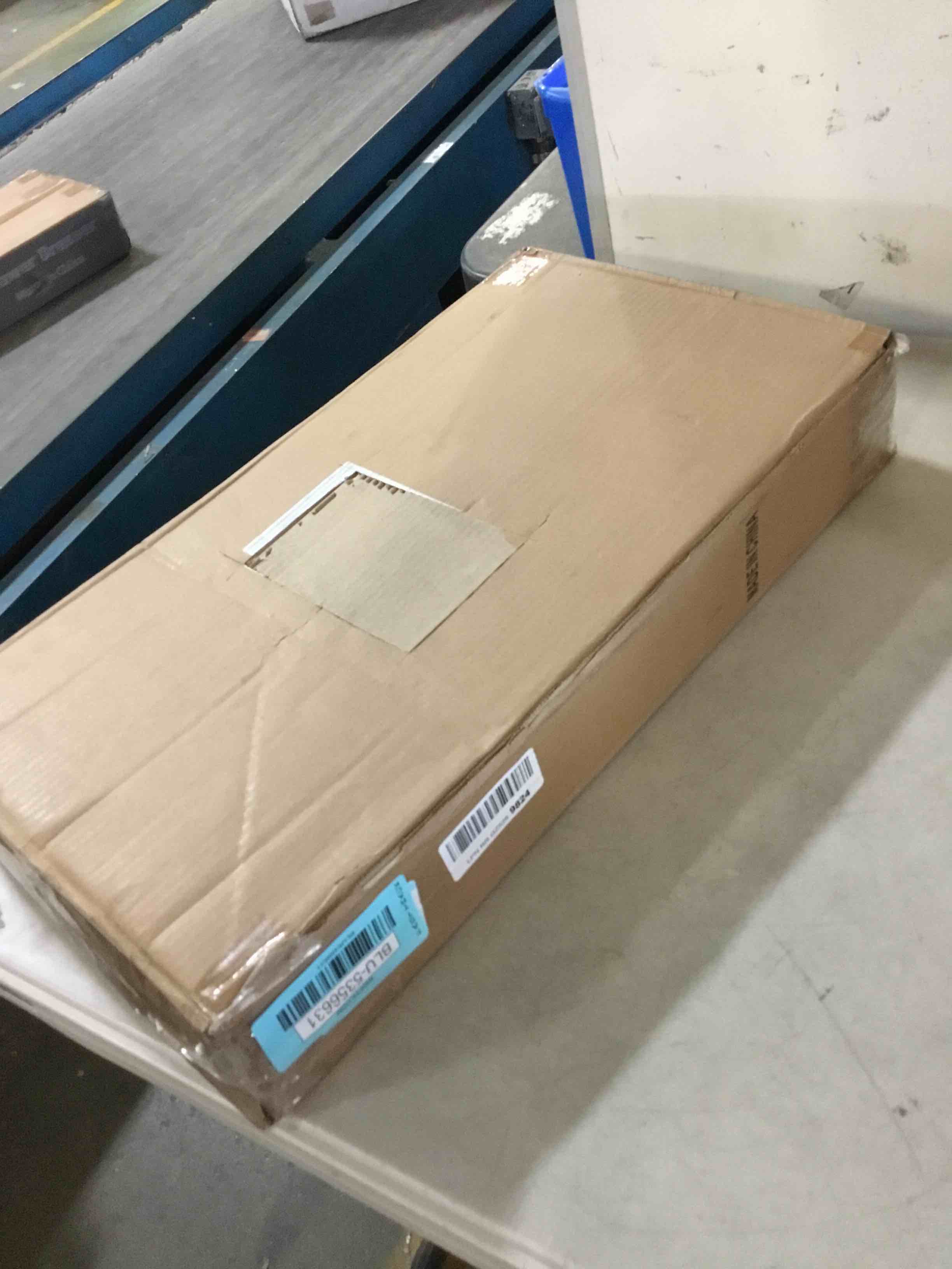 https://s3.amazonaws.com/lotting-images-prod/bidfta/BLU5356631_1701965054417.jpeg