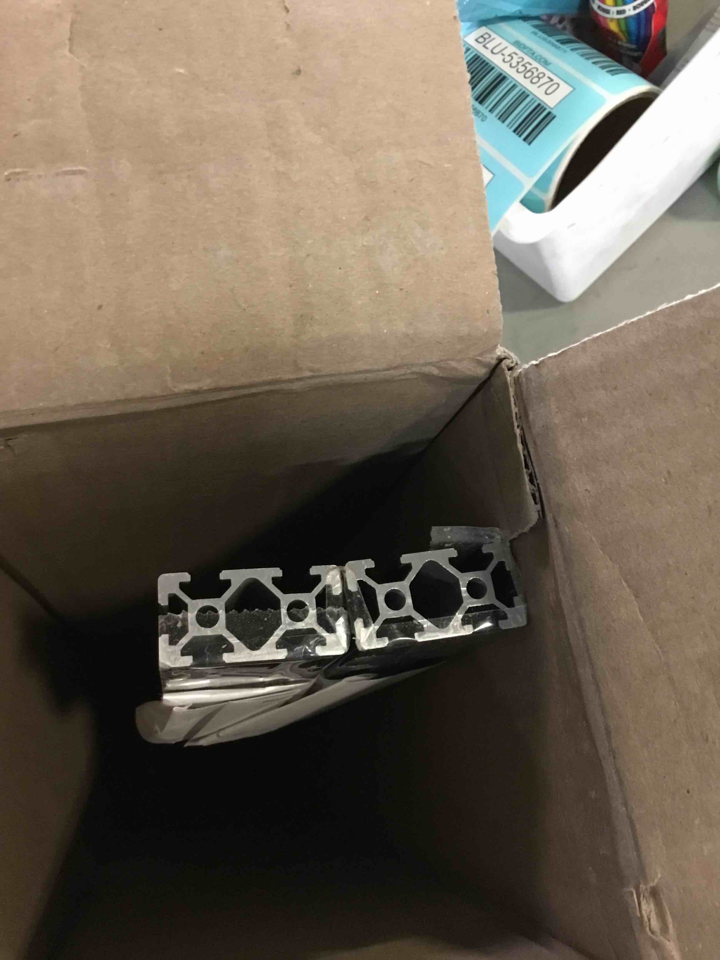https://s3.amazonaws.com/lotting-images-prod/bidfta/BLU5356865_1702053150426.jpeg