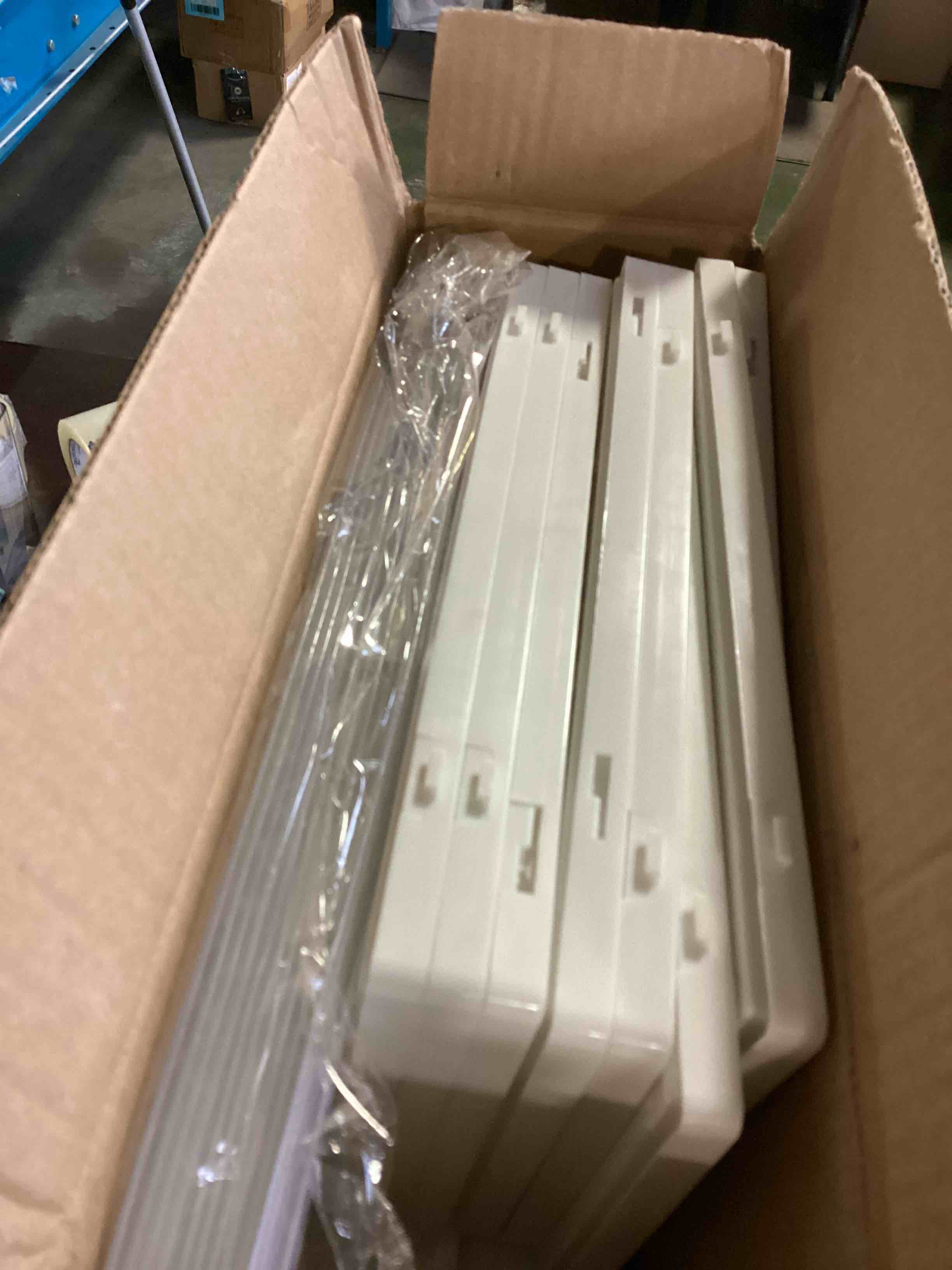 https://s3.amazonaws.com/lotting-images-prod/bidfta/BLU5357682_1701447461503.jpeg
