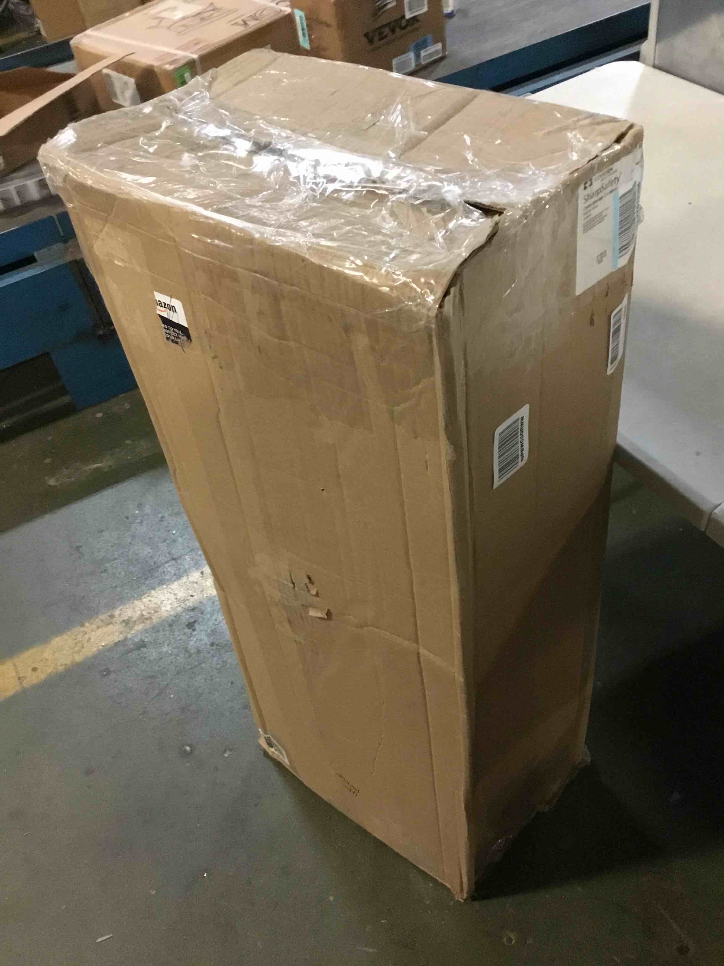 https://s3.amazonaws.com/lotting-images-prod/bidfta/BLU5358465_1701447833092.jpeg