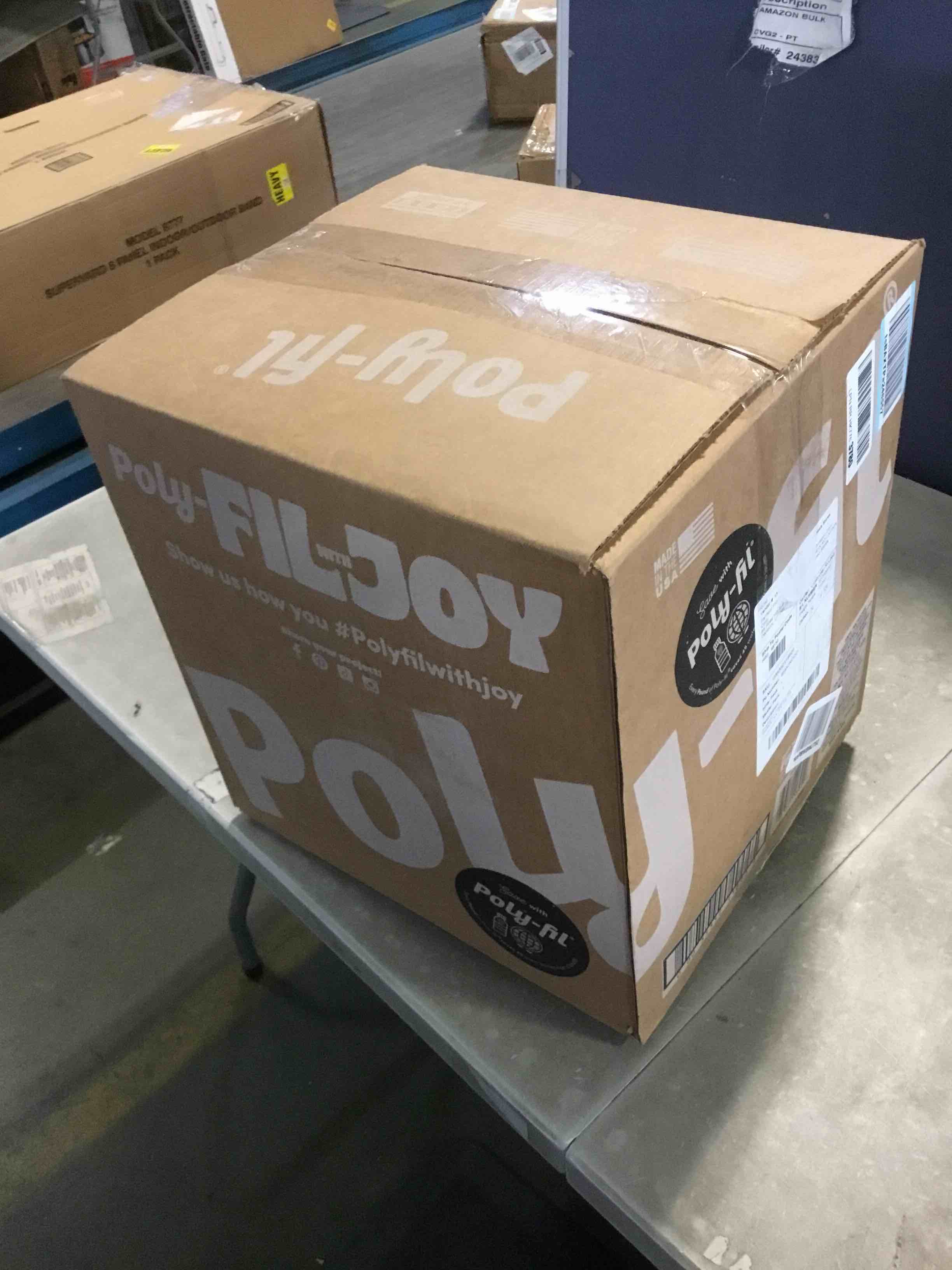 https://s3.amazonaws.com/lotting-images-prod/bidfta/BLU5359169_1702041615194.jpeg