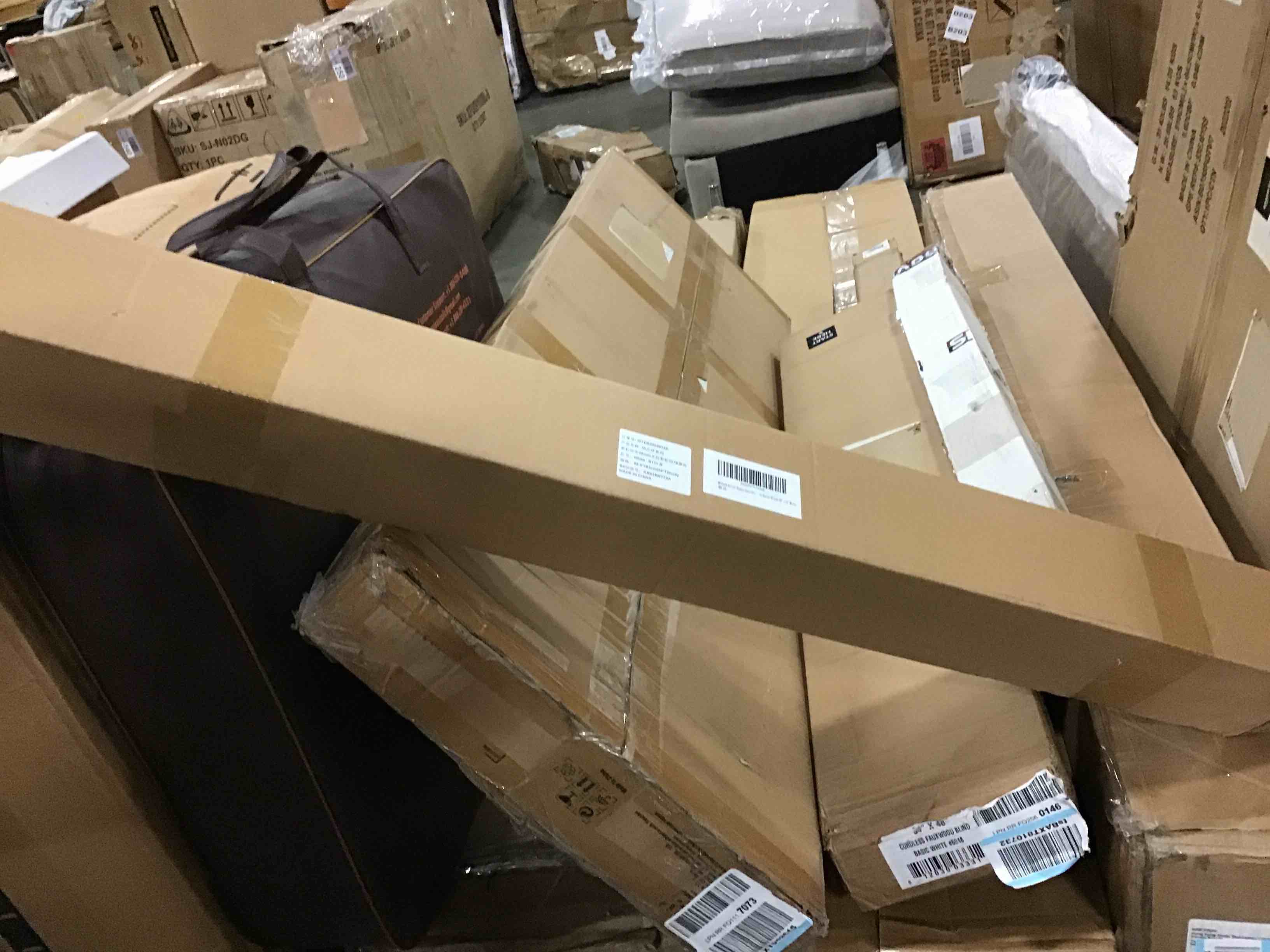 https://s3.amazonaws.com/lotting-images-prod/bidfta/BLU5361460_1694101726809.jpeg