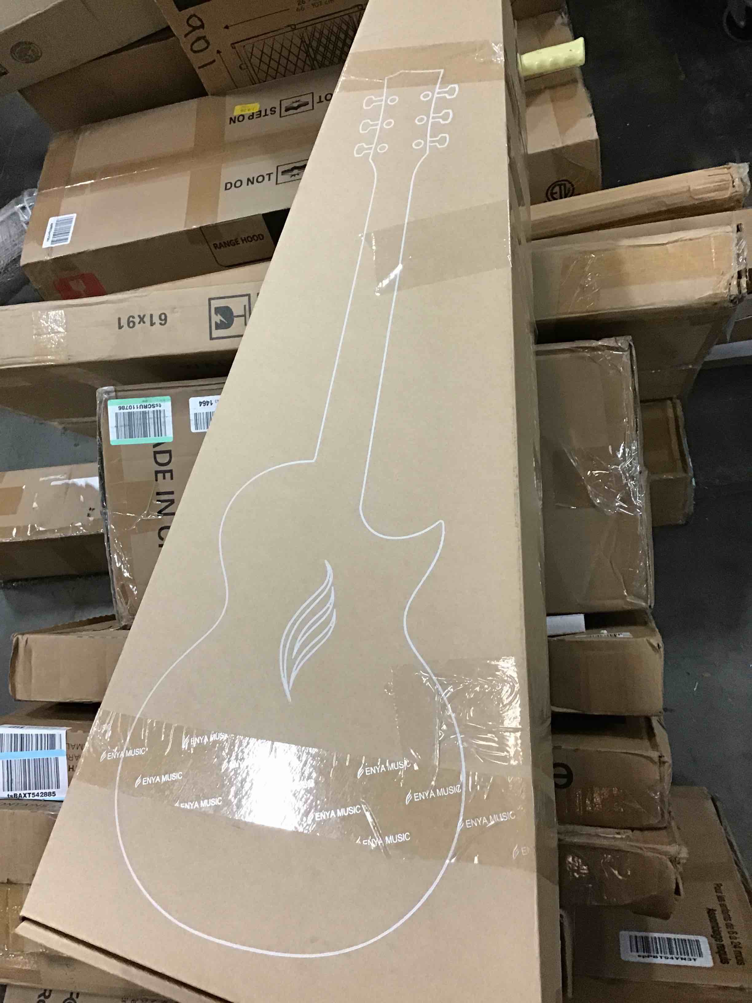 https://s3.amazonaws.com/lotting-images-prod/bidfta/BLU5361720_1694710682647.jpeg
