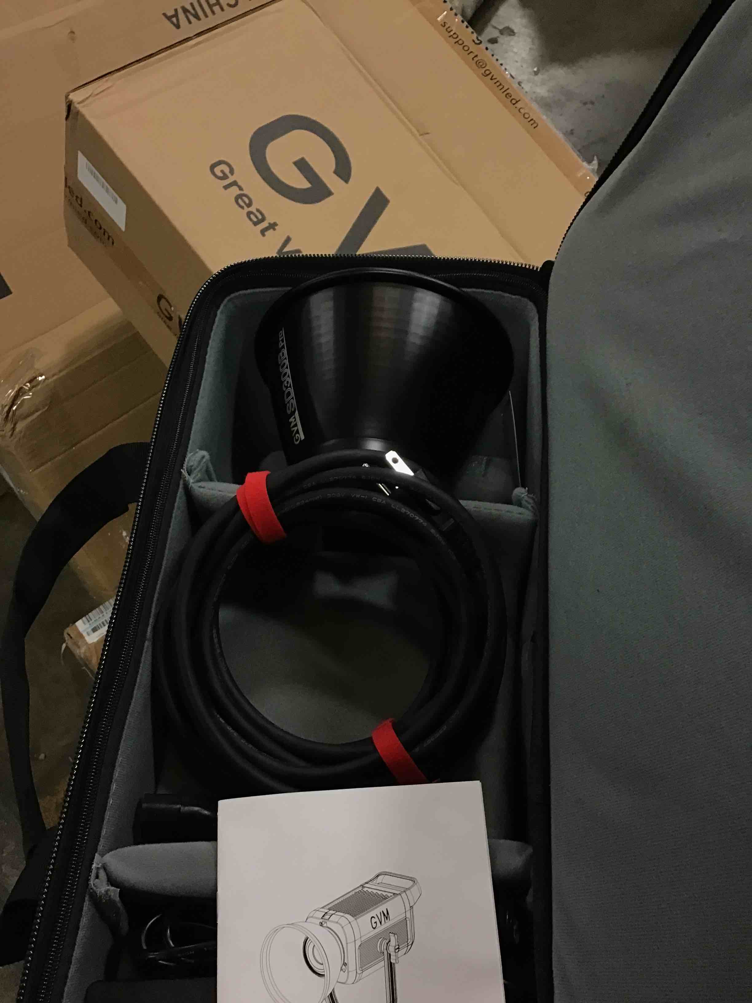 https://s3.amazonaws.com/lotting-images-prod/bidfta/BLU5361741_1694718220627.jpeg