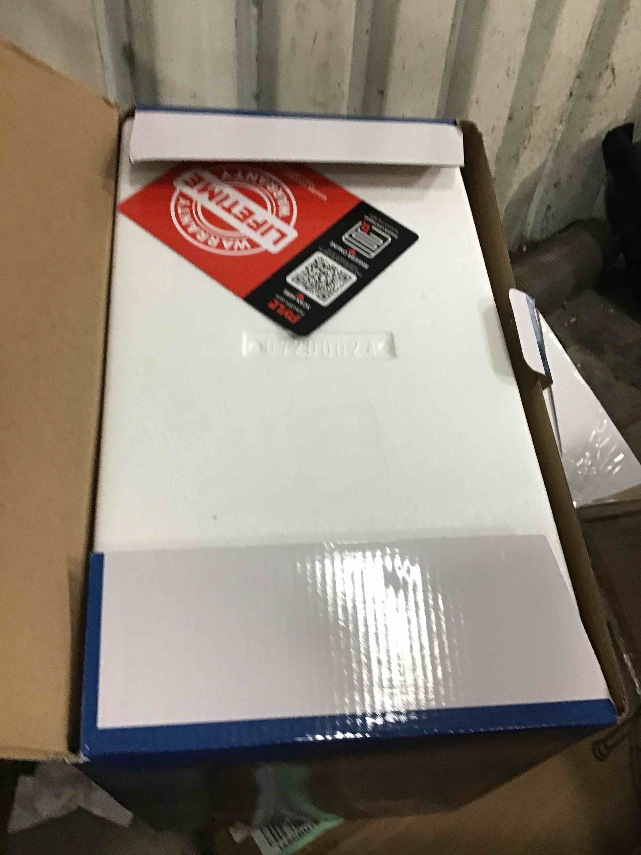https://s3.amazonaws.com/lotting-images-prod/bidfta/BLU5362046_1695833610325.jpeg