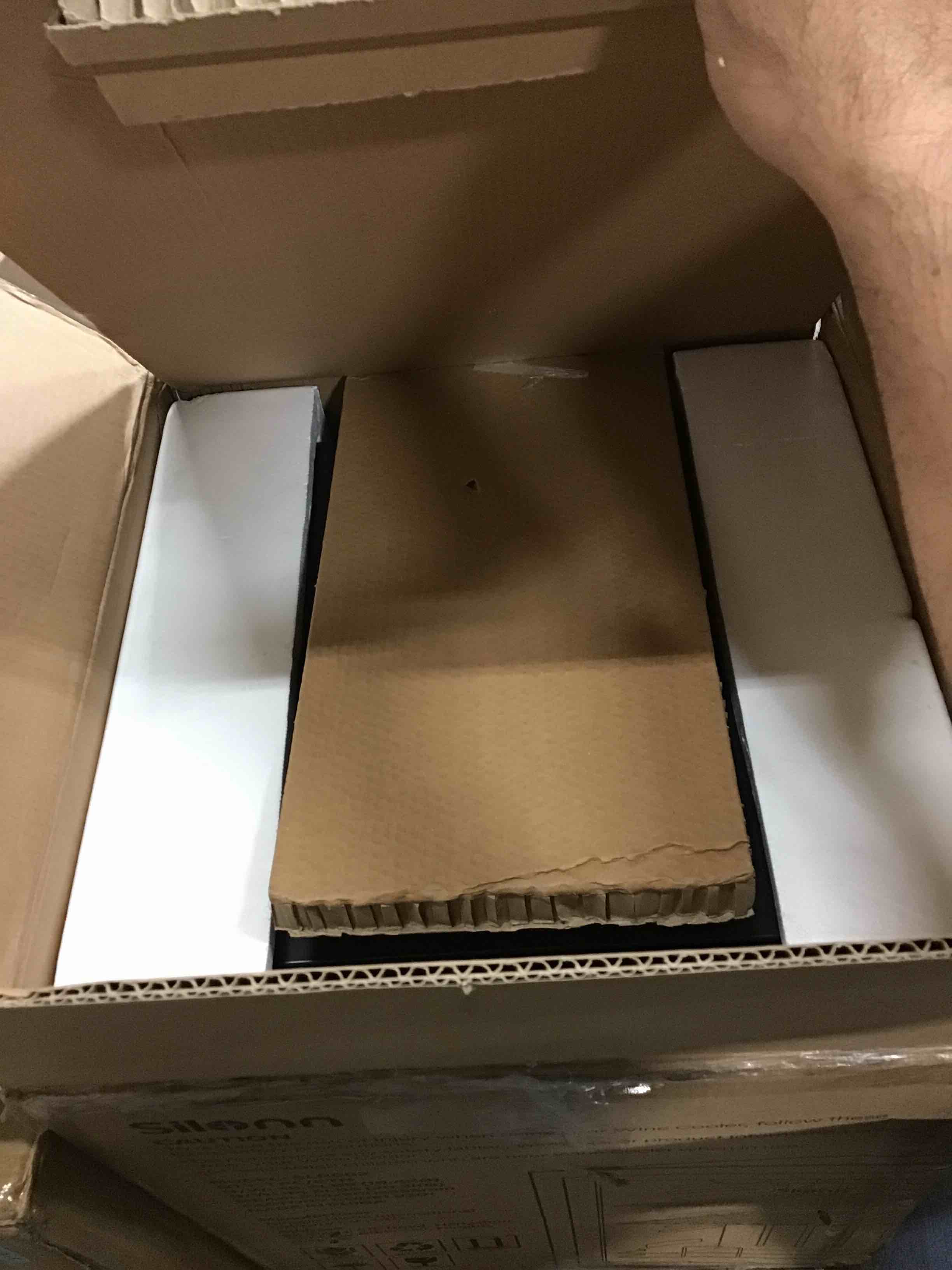 https://s3.amazonaws.com/lotting-images-prod/bidfta/BLU5362061_1695836640615.jpeg