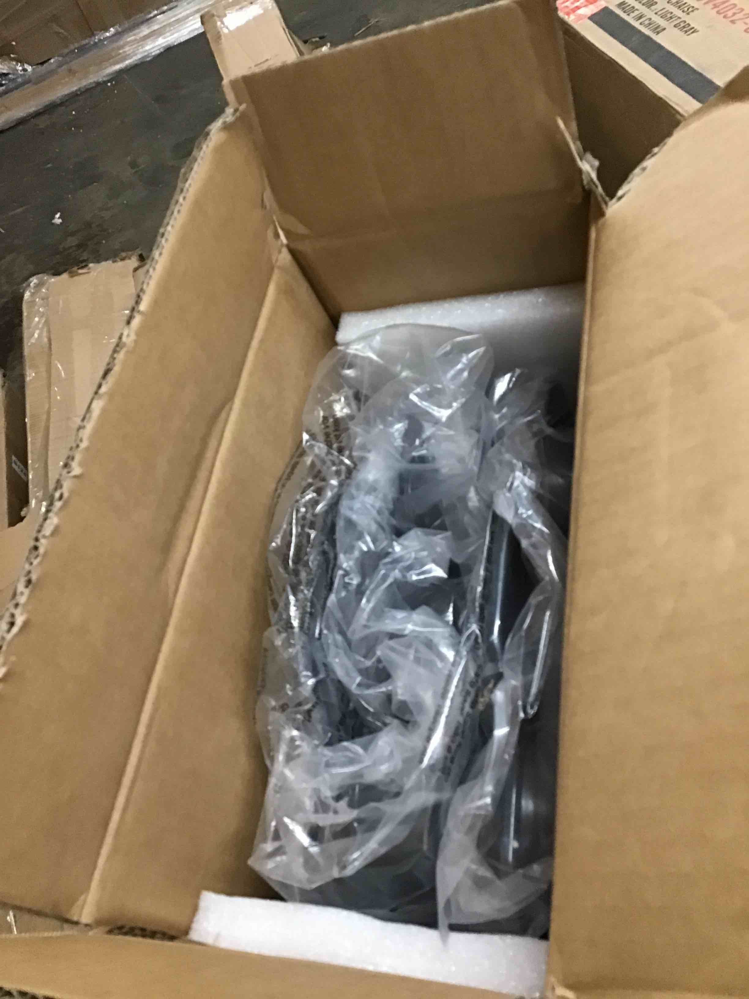https://s3.amazonaws.com/lotting-images-prod/bidfta/BLU5362539_1697462829880.jpeg
