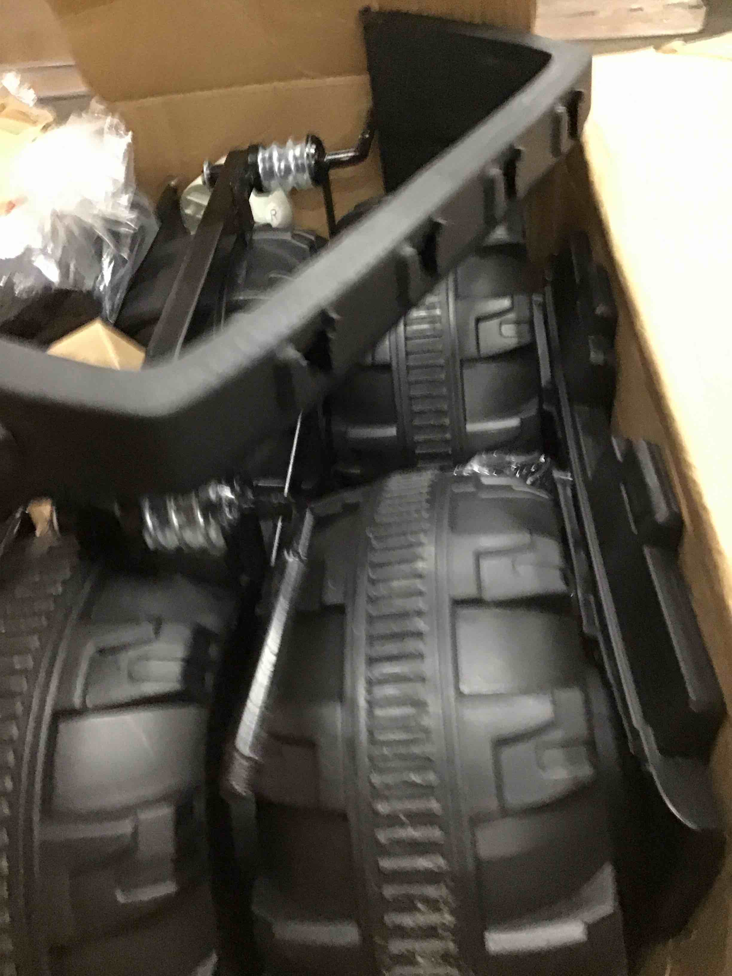https://s3.amazonaws.com/lotting-images-prod/bidfta/BLU5362548_1697466055691.jpeg