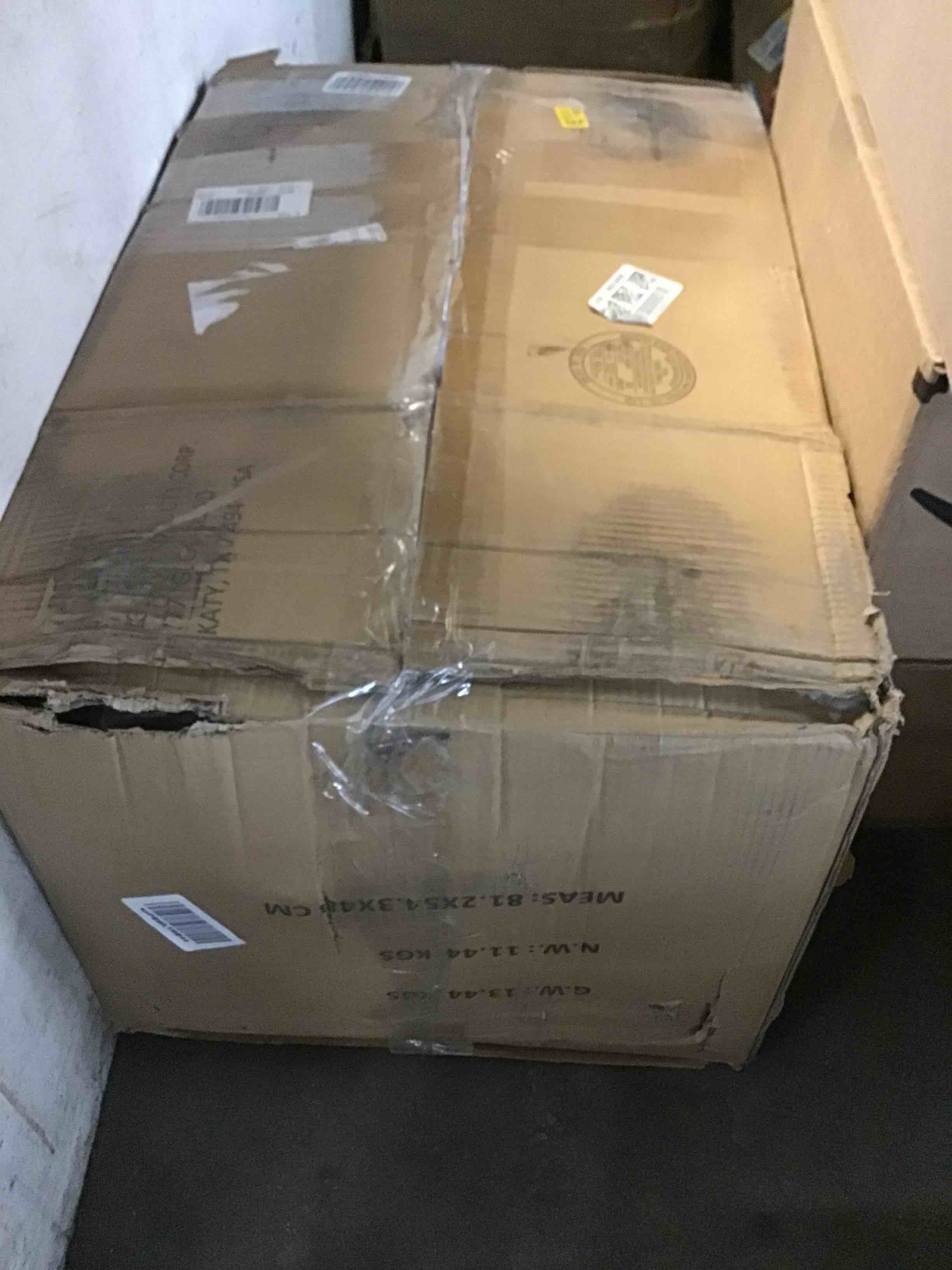 https://s3.amazonaws.com/lotting-images-prod/bidfta/BLU5363180_1703868218666.jpeg