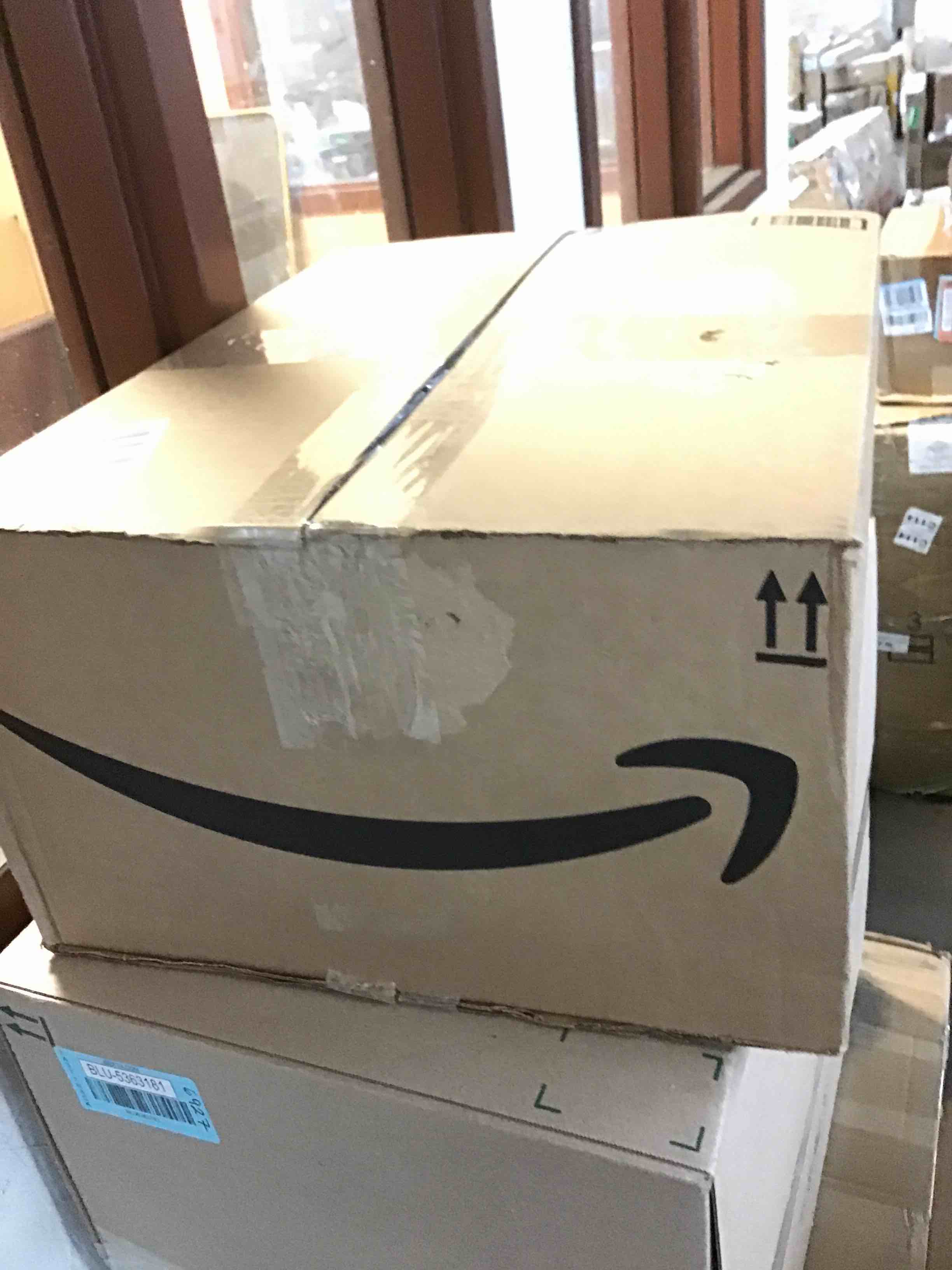 https://s3.amazonaws.com/lotting-images-prod/bidfta/BLU5363182_1703868524572.jpeg