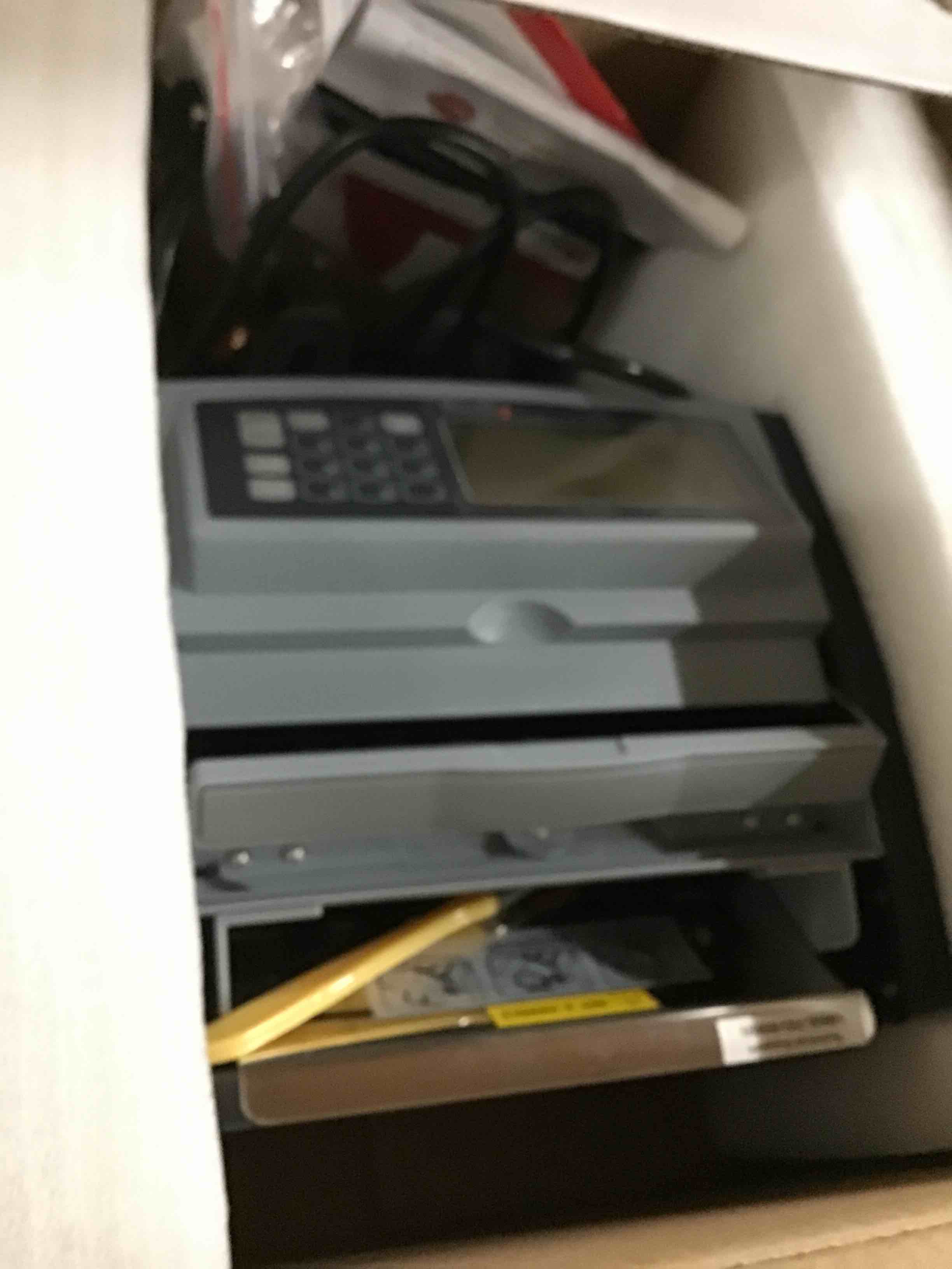 https://s3.amazonaws.com/lotting-images-prod/bidfta/BLU5363190_1703876509407.jpeg