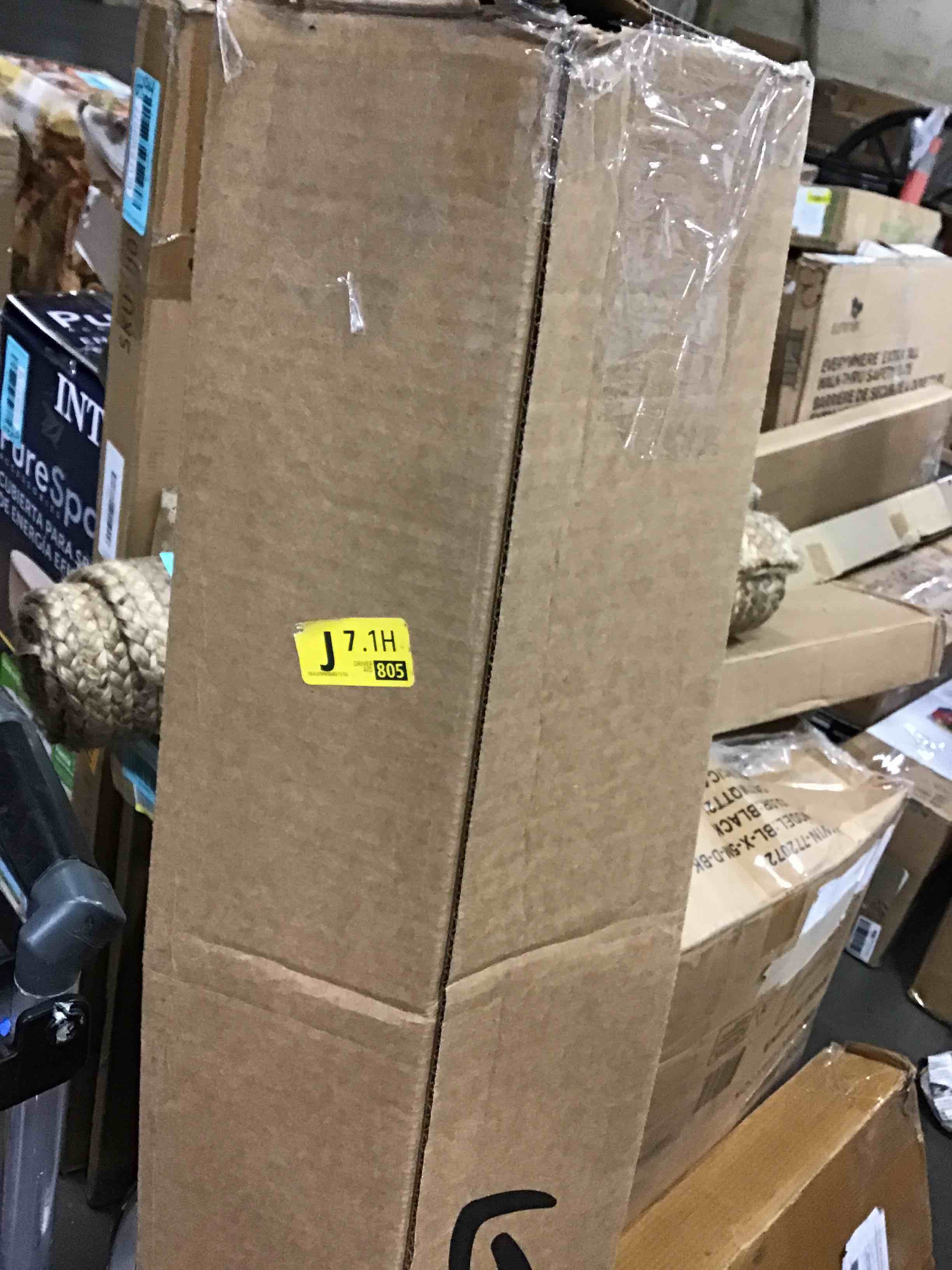 https://s3.amazonaws.com/lotting-images-prod/bidfta/BLU5369982_1702396526884.jpeg