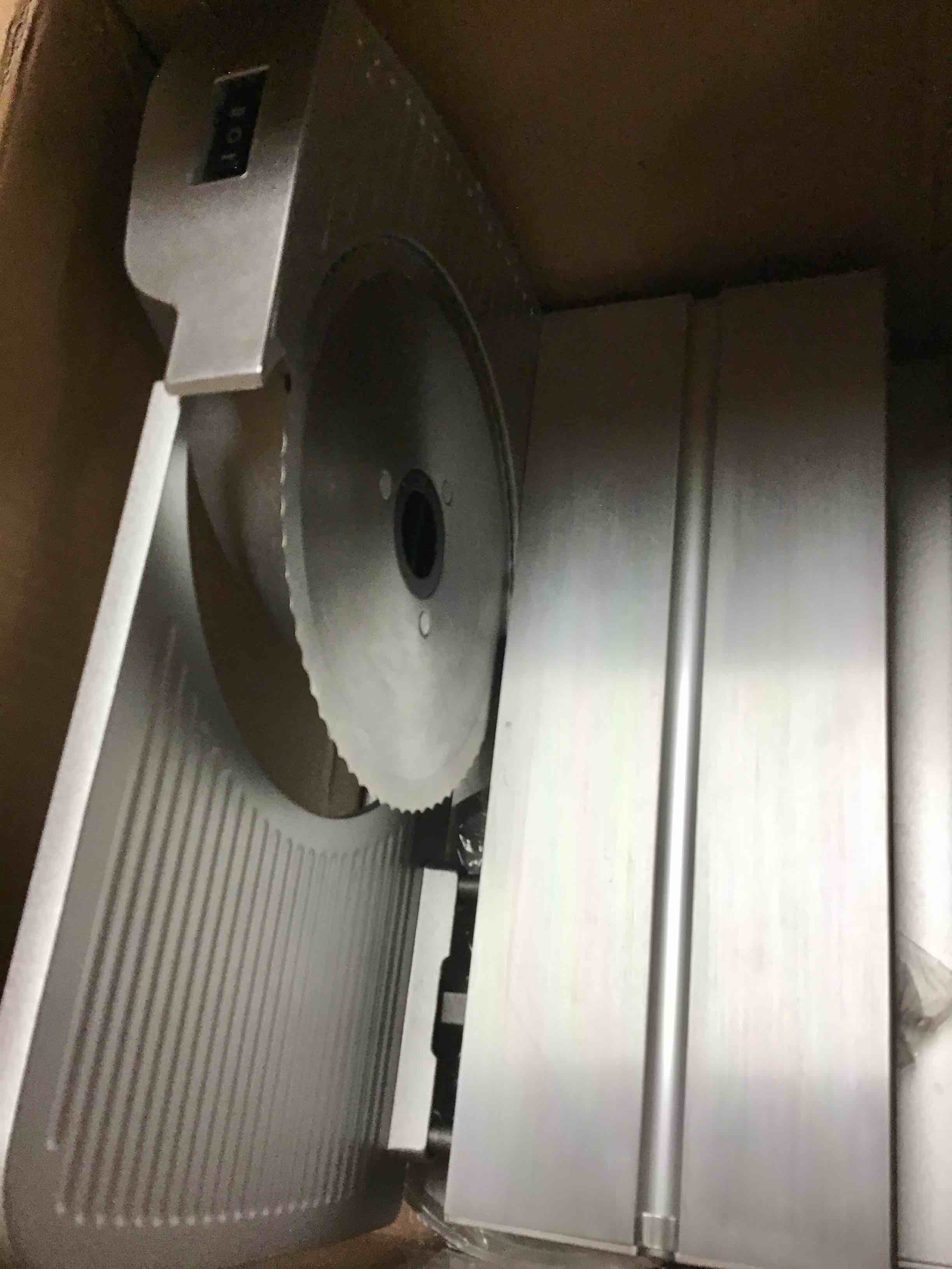 https://s3.amazonaws.com/lotting-images-prod/bidfta/BLU5370983_1703016289543.jpeg