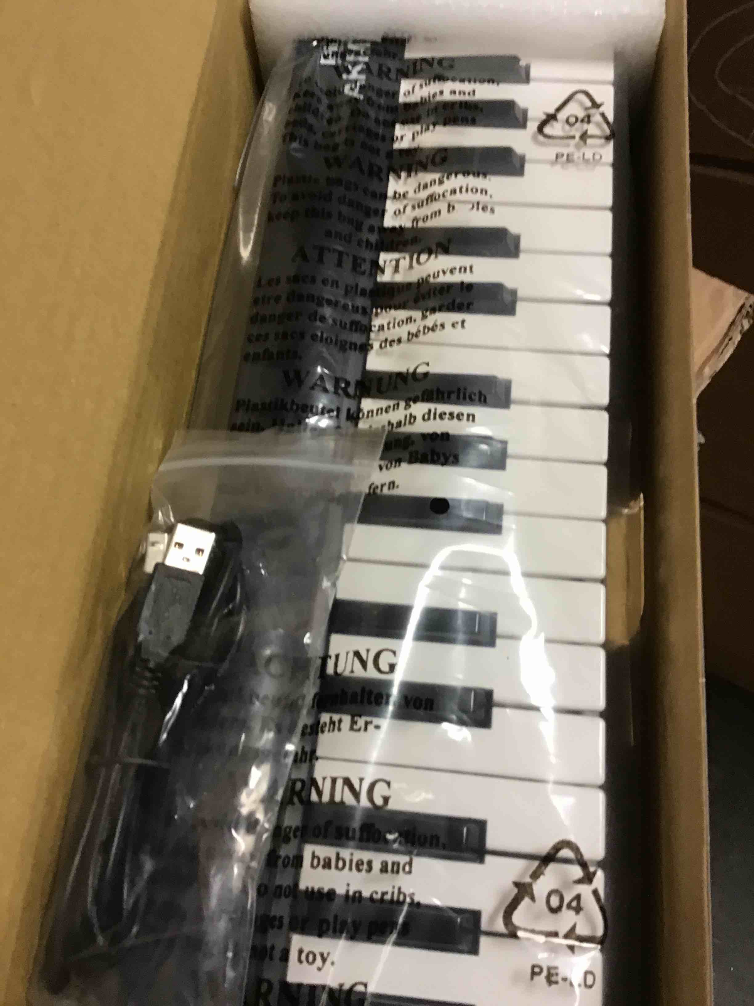 https://s3.amazonaws.com/lotting-images-prod/bidfta/BLU5370990_1703017707897.jpeg