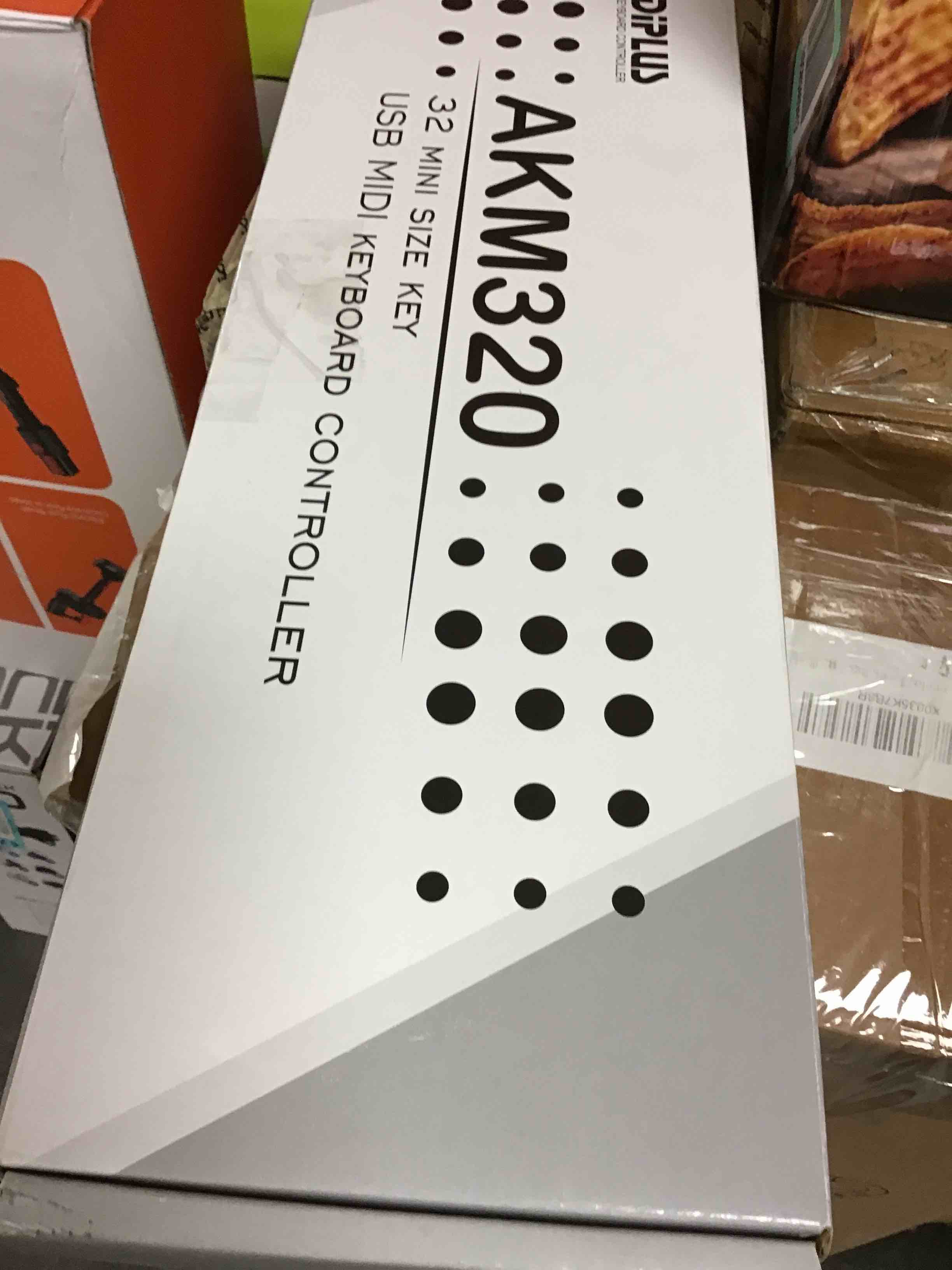https://s3.amazonaws.com/lotting-images-prod/bidfta/BLU5370990_1703017722940.jpeg