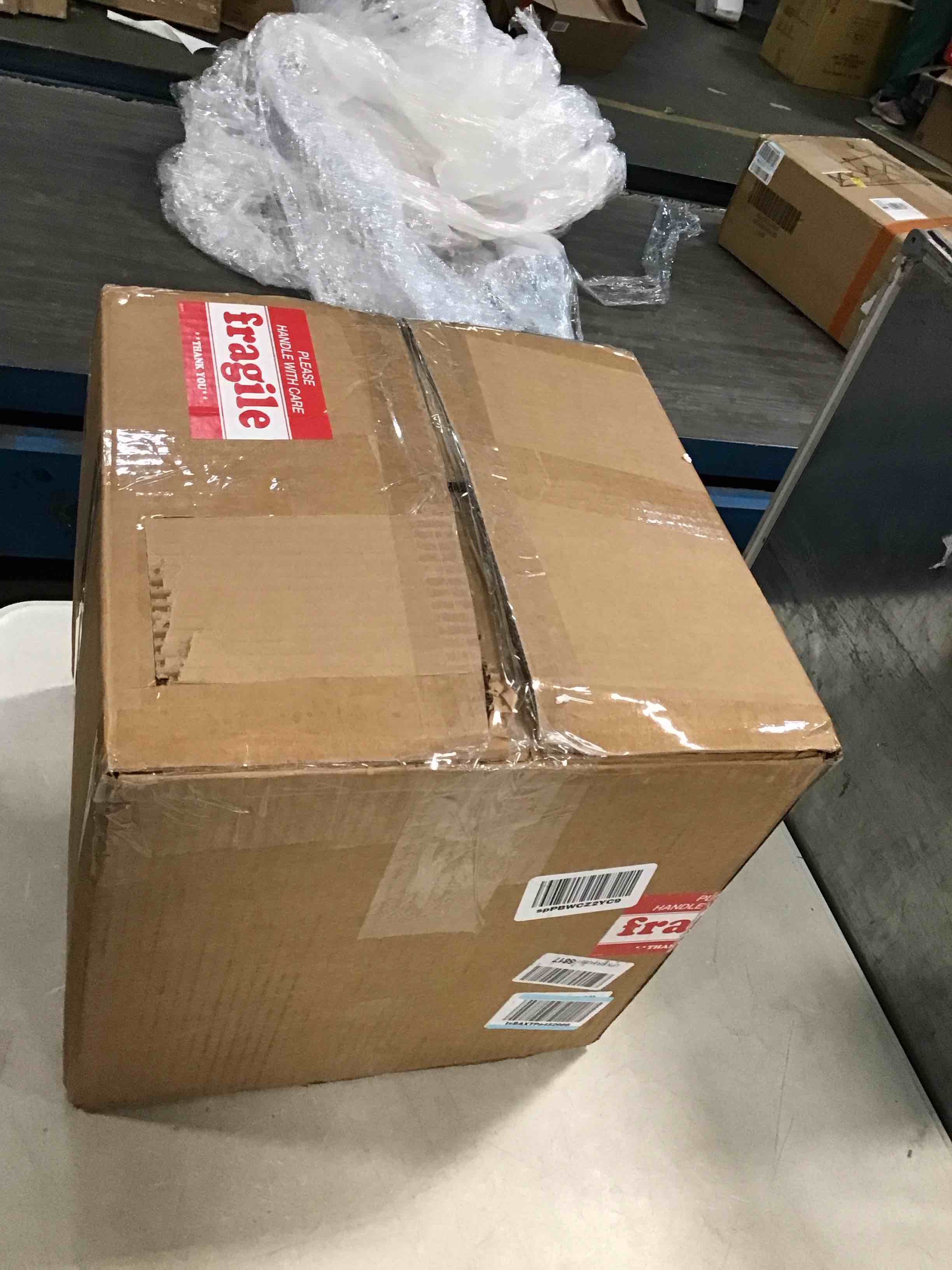 https://s3.amazonaws.com/lotting-images-prod/bidfta/BLU5373270_1703790377748.jpeg
