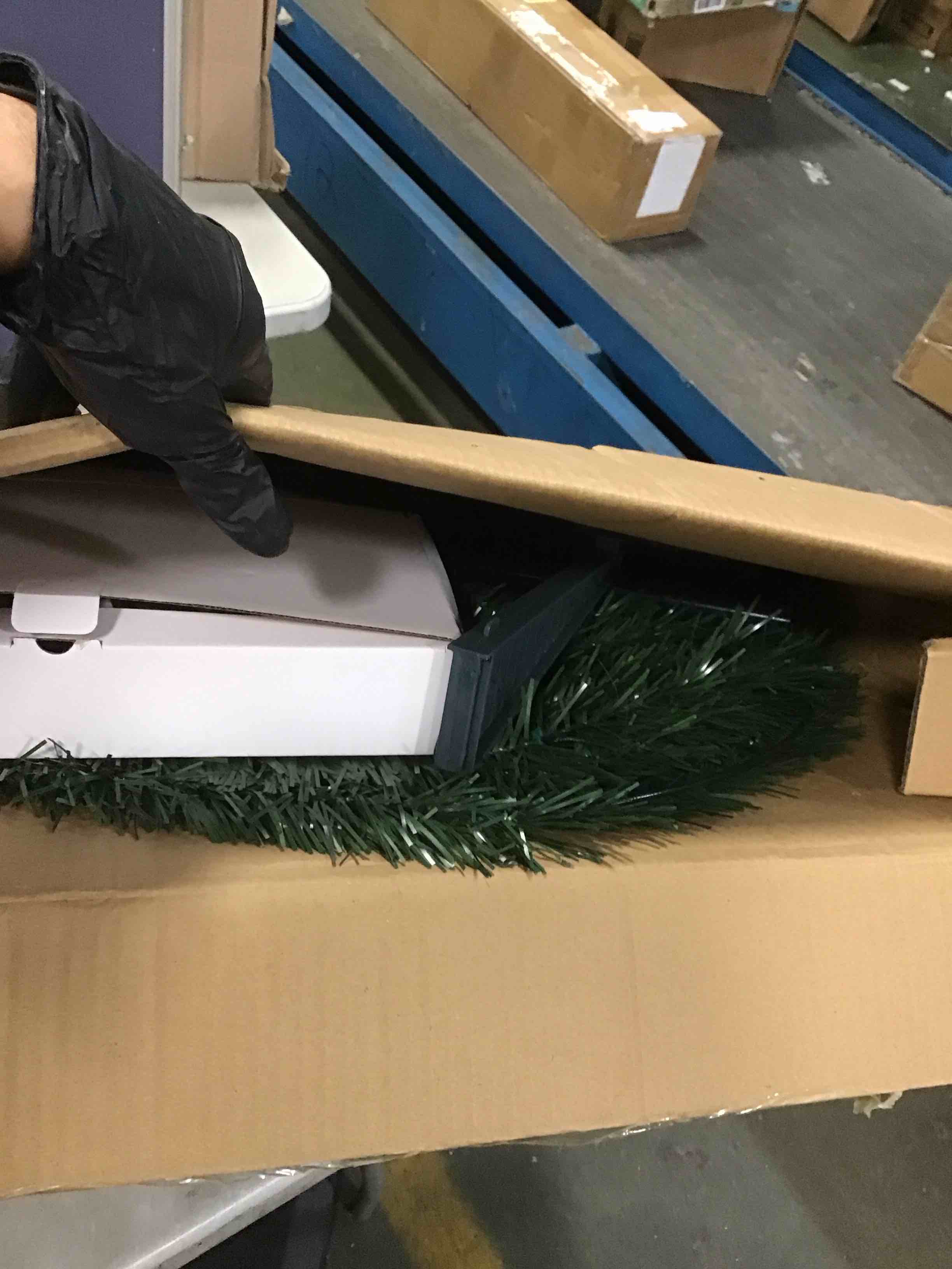https://s3.amazonaws.com/lotting-images-prod/bidfta/BLU5373377_1703865173095.jpeg