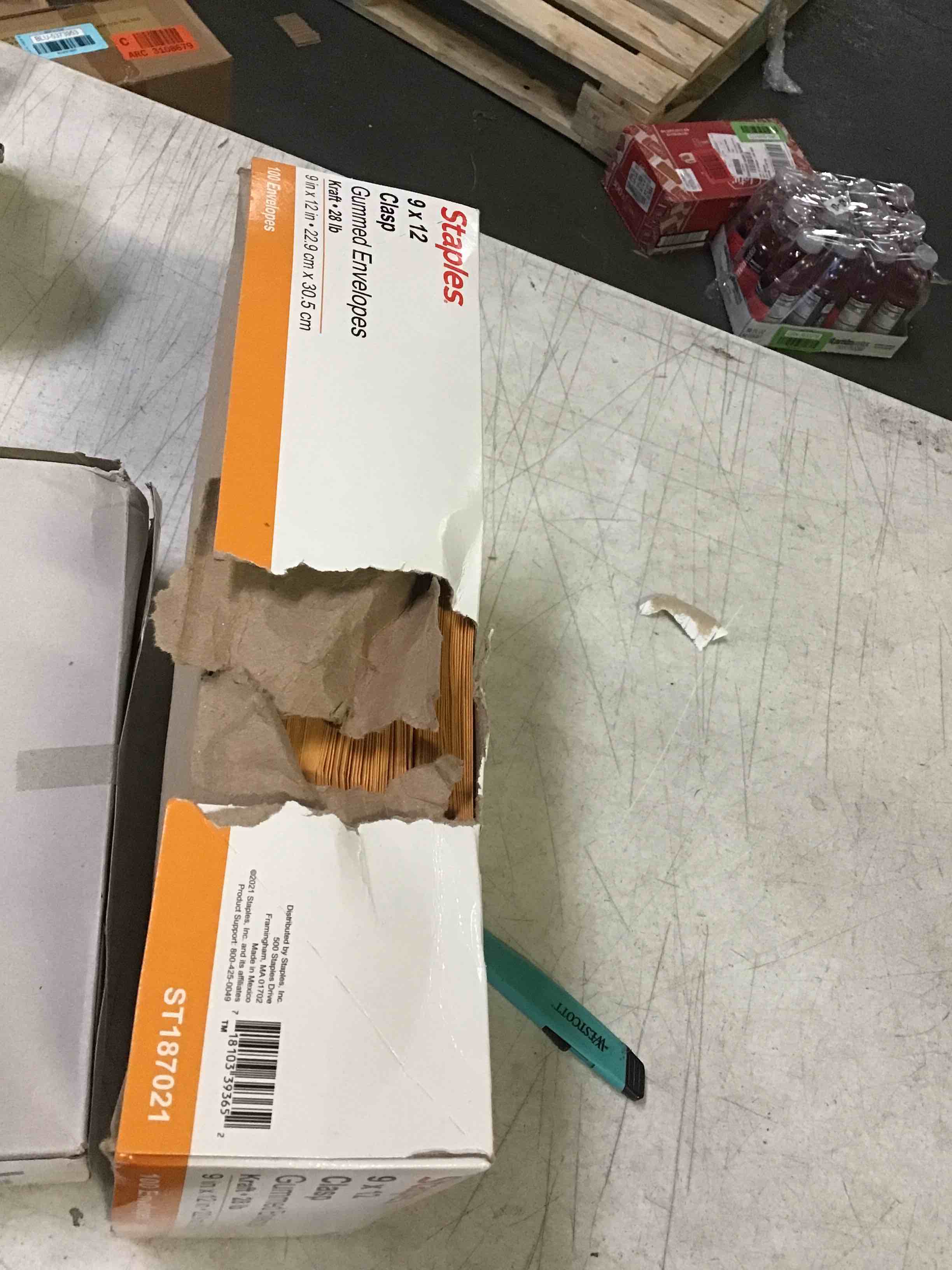 Staples® Clasp & Moistenable Glue Catalog Envelope, 9" x 12", Brown, 100/Box (ST187021