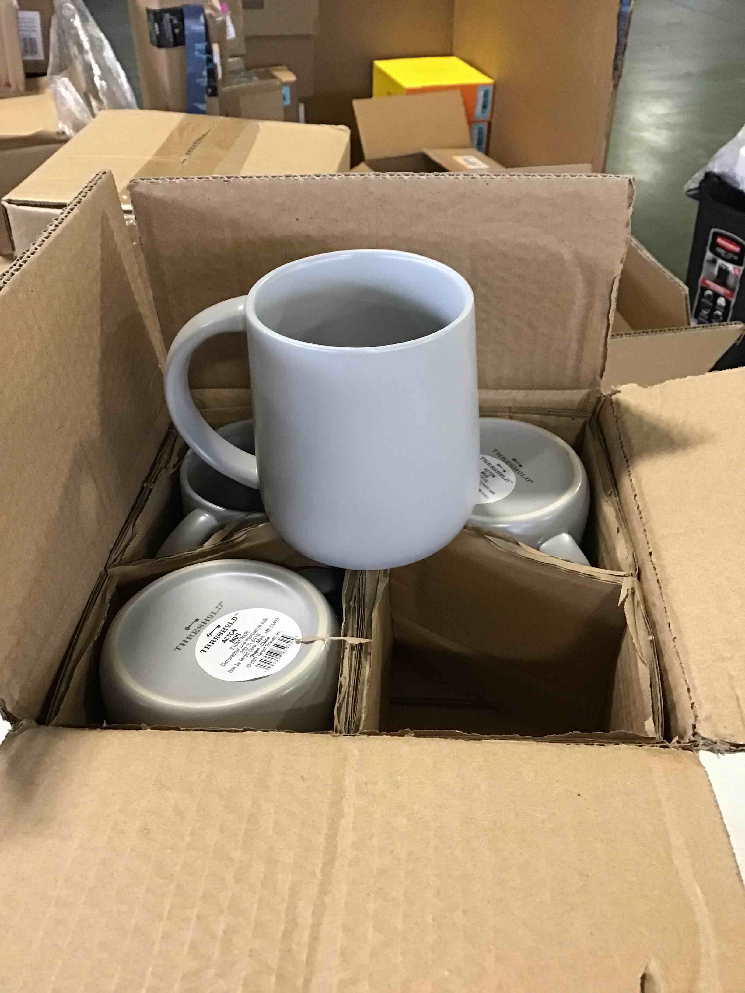 https://s3.amazonaws.com/lotting-images-prod/bidfta/BLU5374338_1703355697393.jpeg