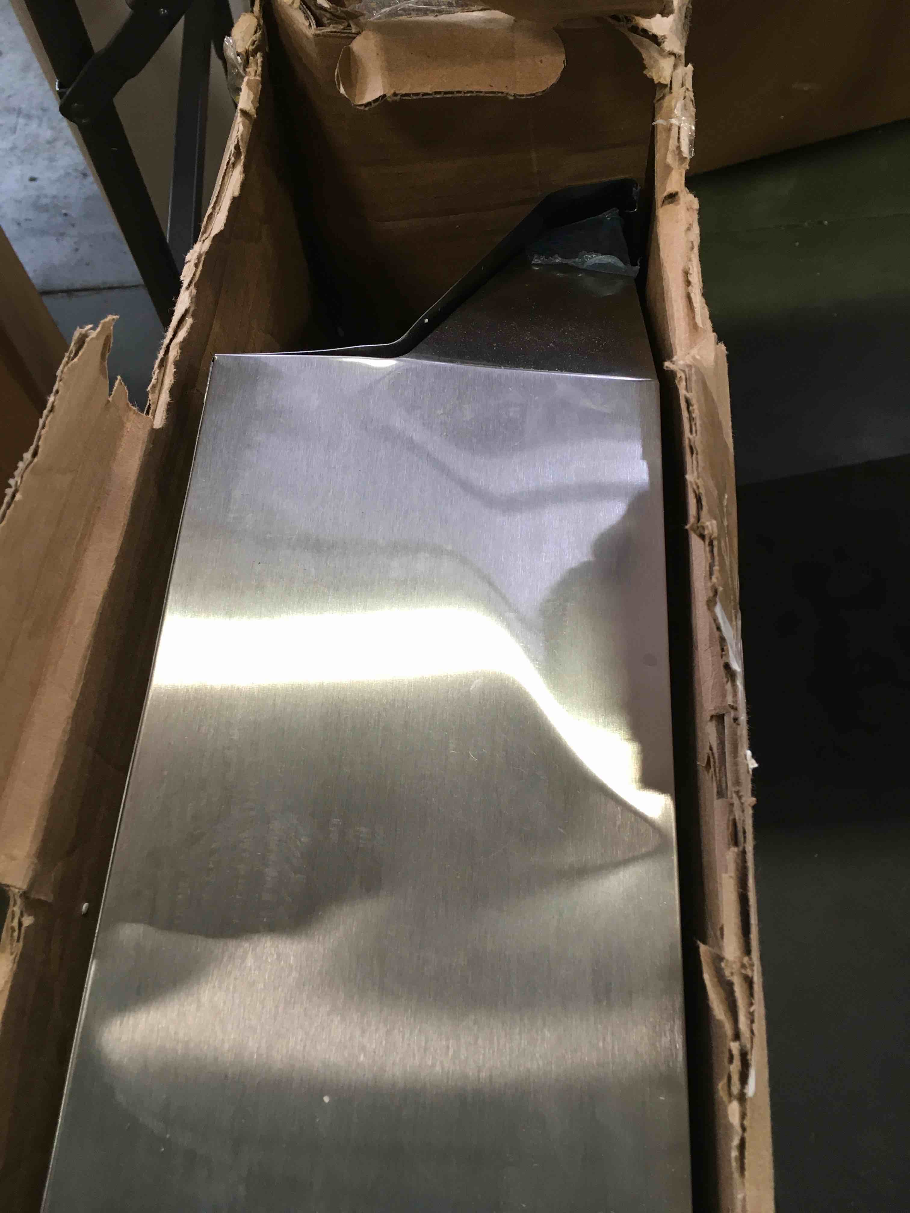 https://s3.amazonaws.com/lotting-images-prod/bidfta/BLU5374826_1704485719042.jpeg