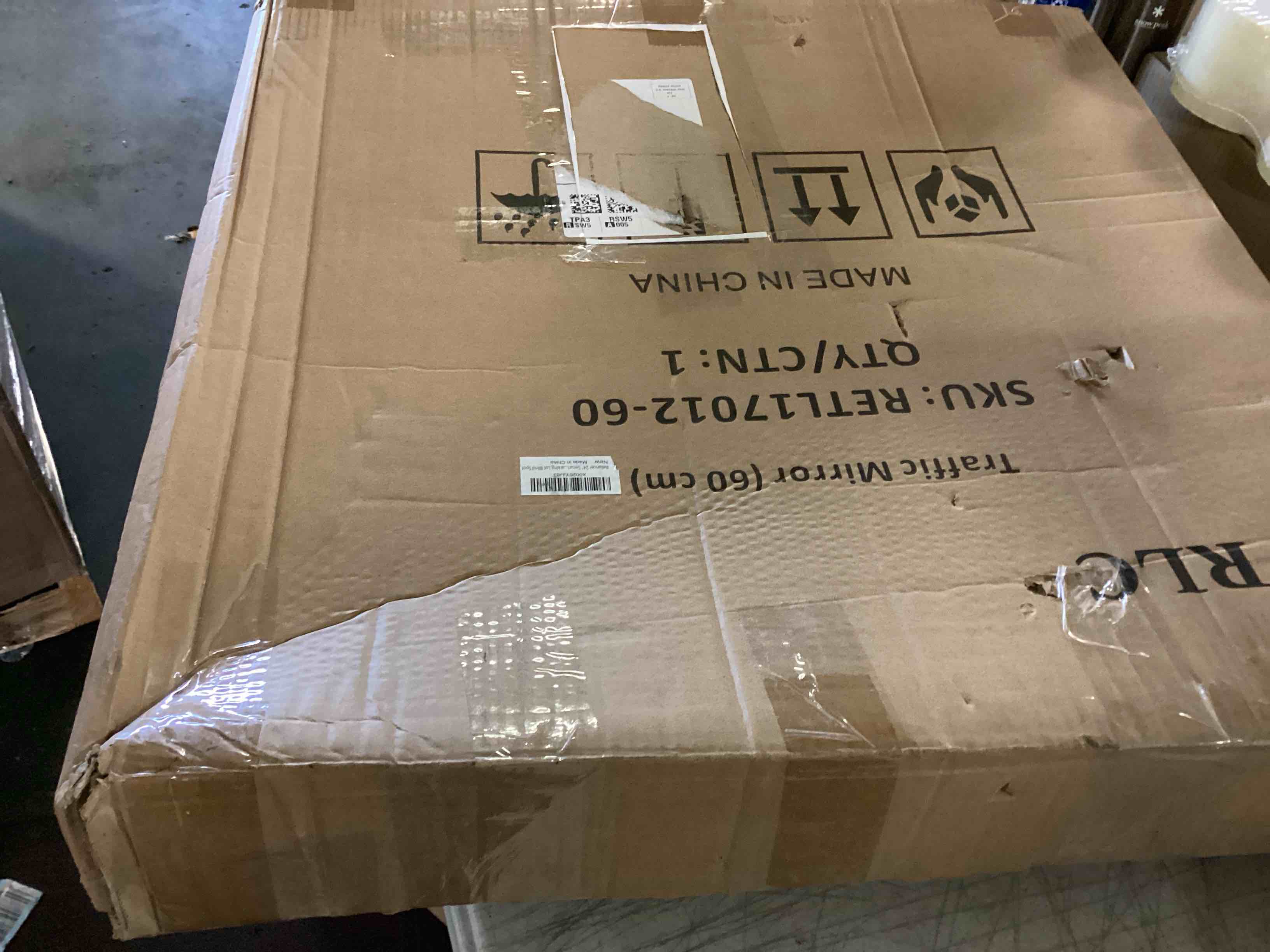 https://s3.amazonaws.com/lotting-images-prod/bidfta/BLU5374997_1702573321478.jpeg