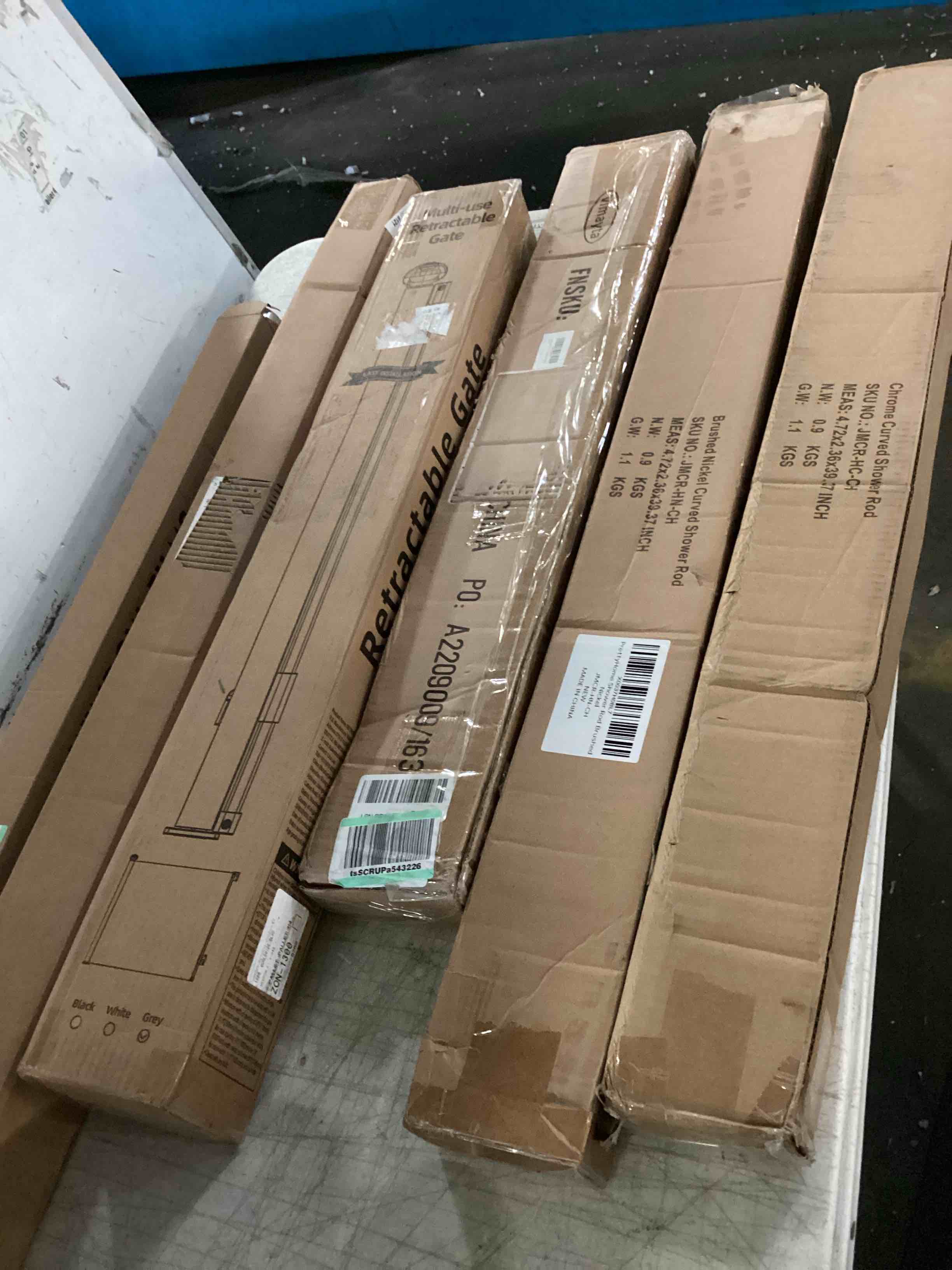 https://s3.amazonaws.com/lotting-images-prod/bidfta/BLU5375105_1702588388841.jpeg