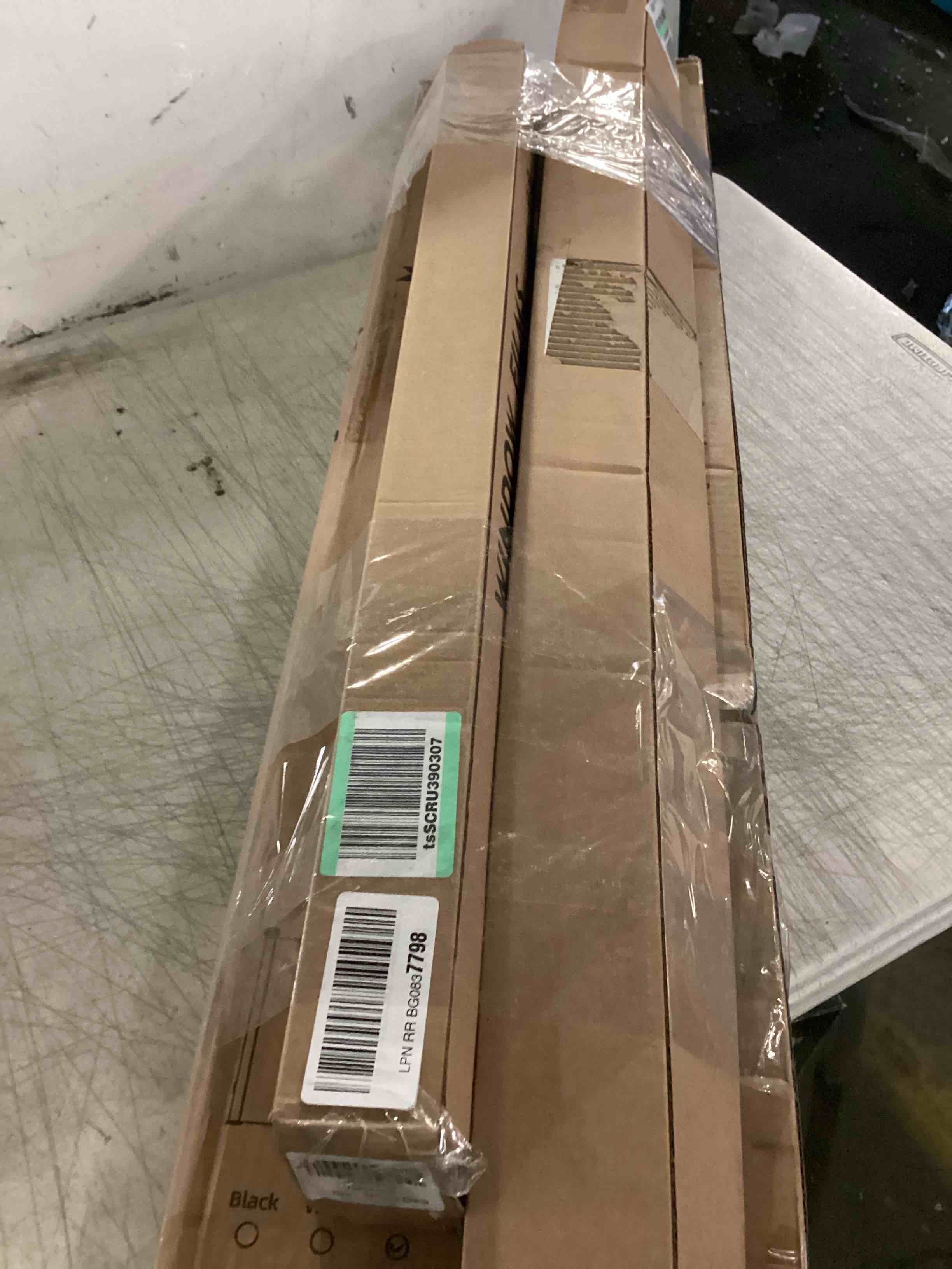 https://s3.amazonaws.com/lotting-images-prod/bidfta/BLU5375105_1702588433683.jpeg