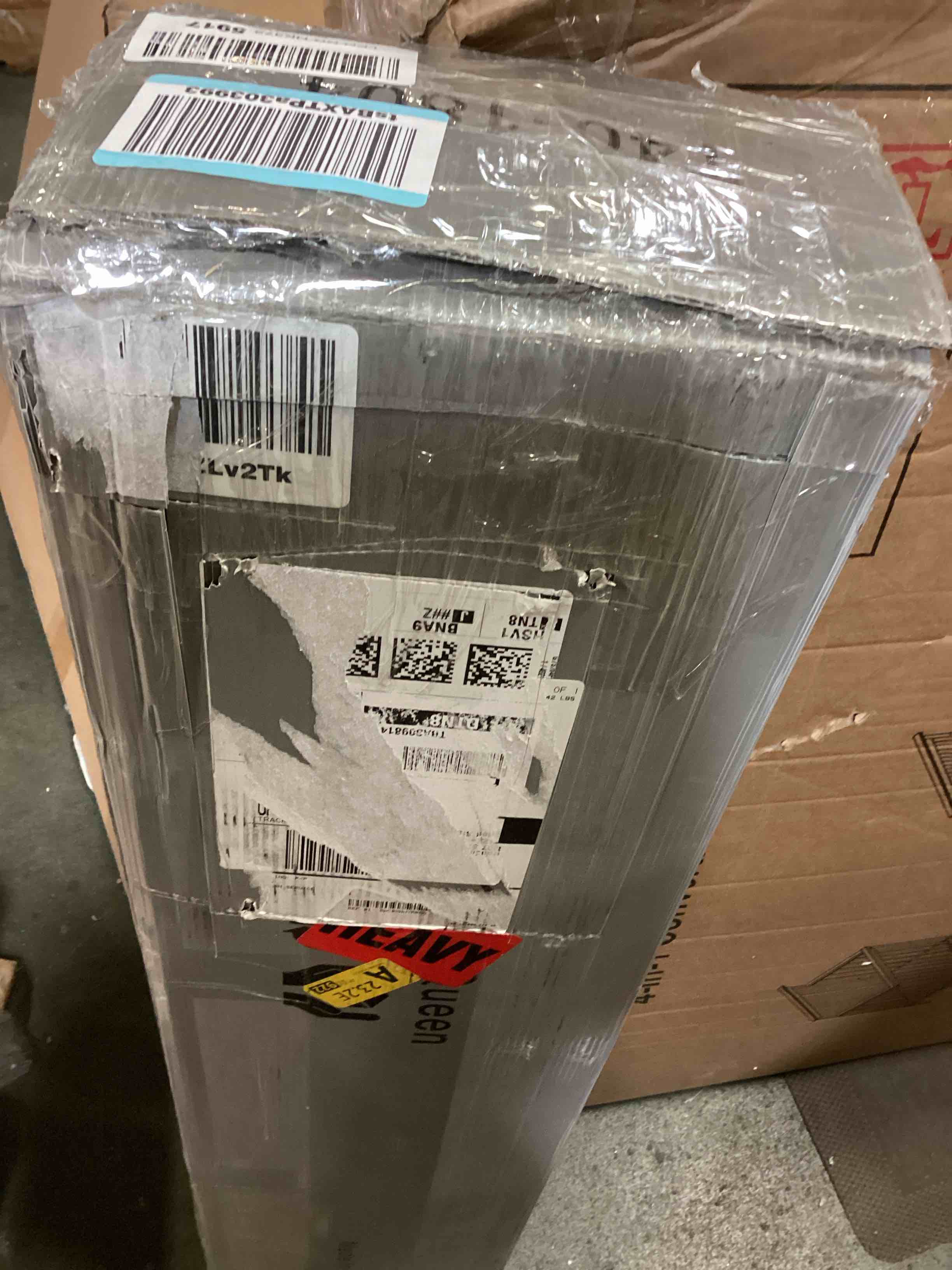 https://s3.amazonaws.com/lotting-images-prod/bidfta/BLU5375548_1702933109943.jpeg