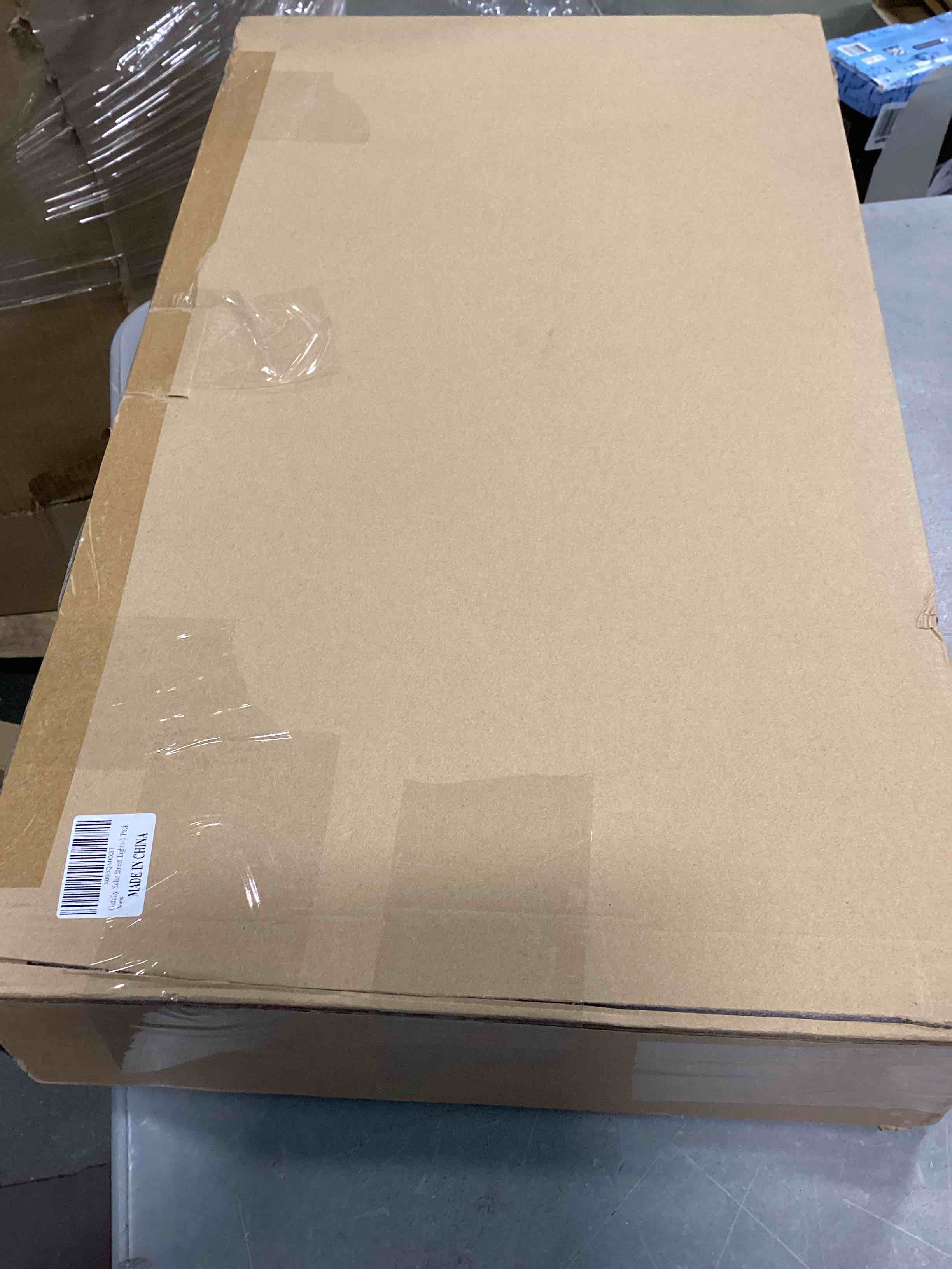 https://s3.amazonaws.com/lotting-images-prod/bidfta/BLU5376245_1703247615772.jpeg