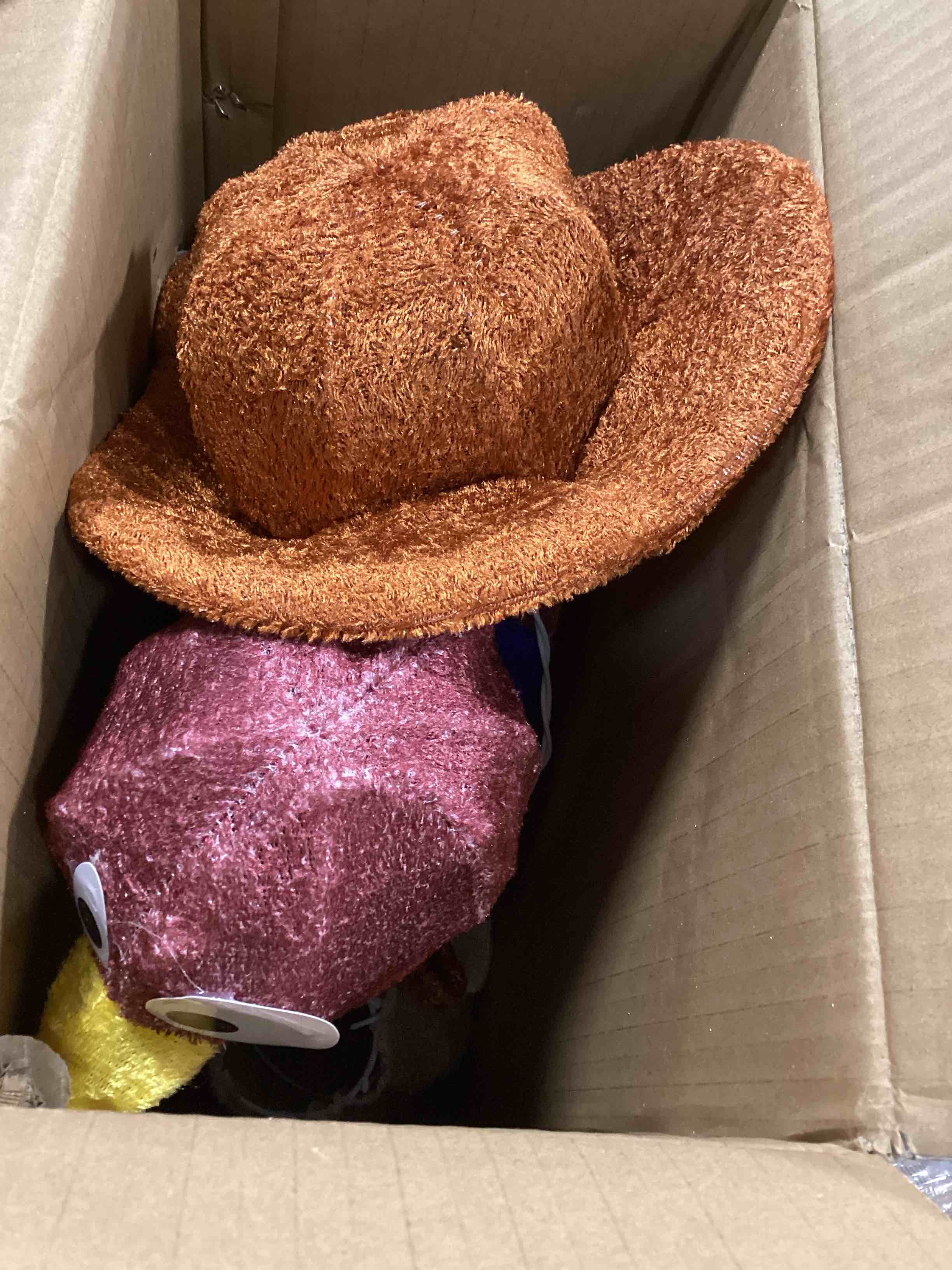 https://s3.amazonaws.com/lotting-images-prod/bidfta/BLU5376330_1703261052901.jpeg