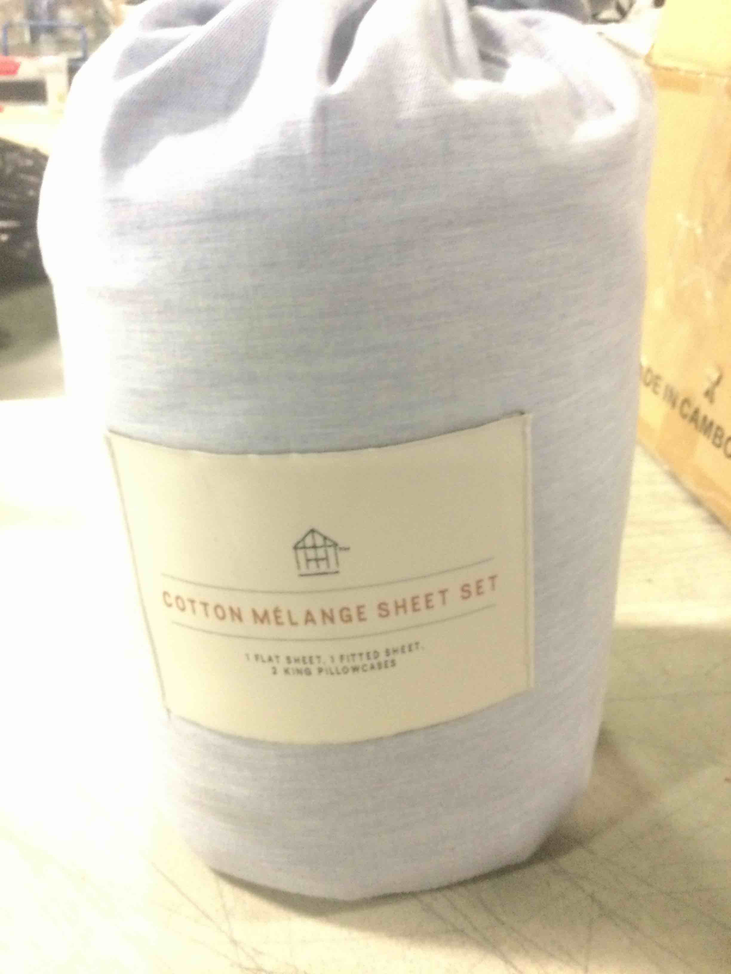 https://s3.amazonaws.com/lotting-images-prod/bidfta/BLU5376716_1702909851720.jpeg