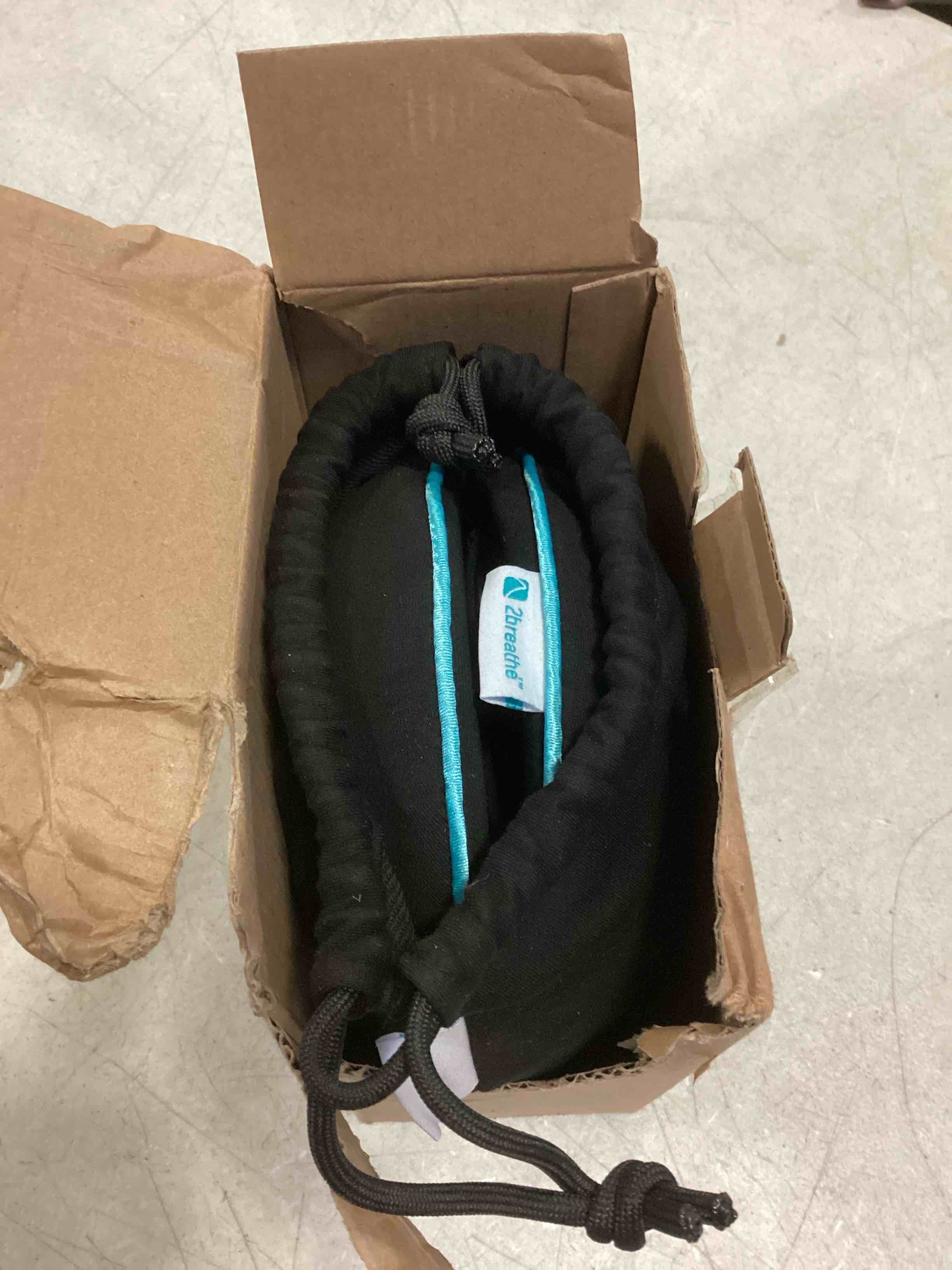 https://s3.amazonaws.com/lotting-images-prod/bidfta/BLU5378300_1703106393366.jpeg