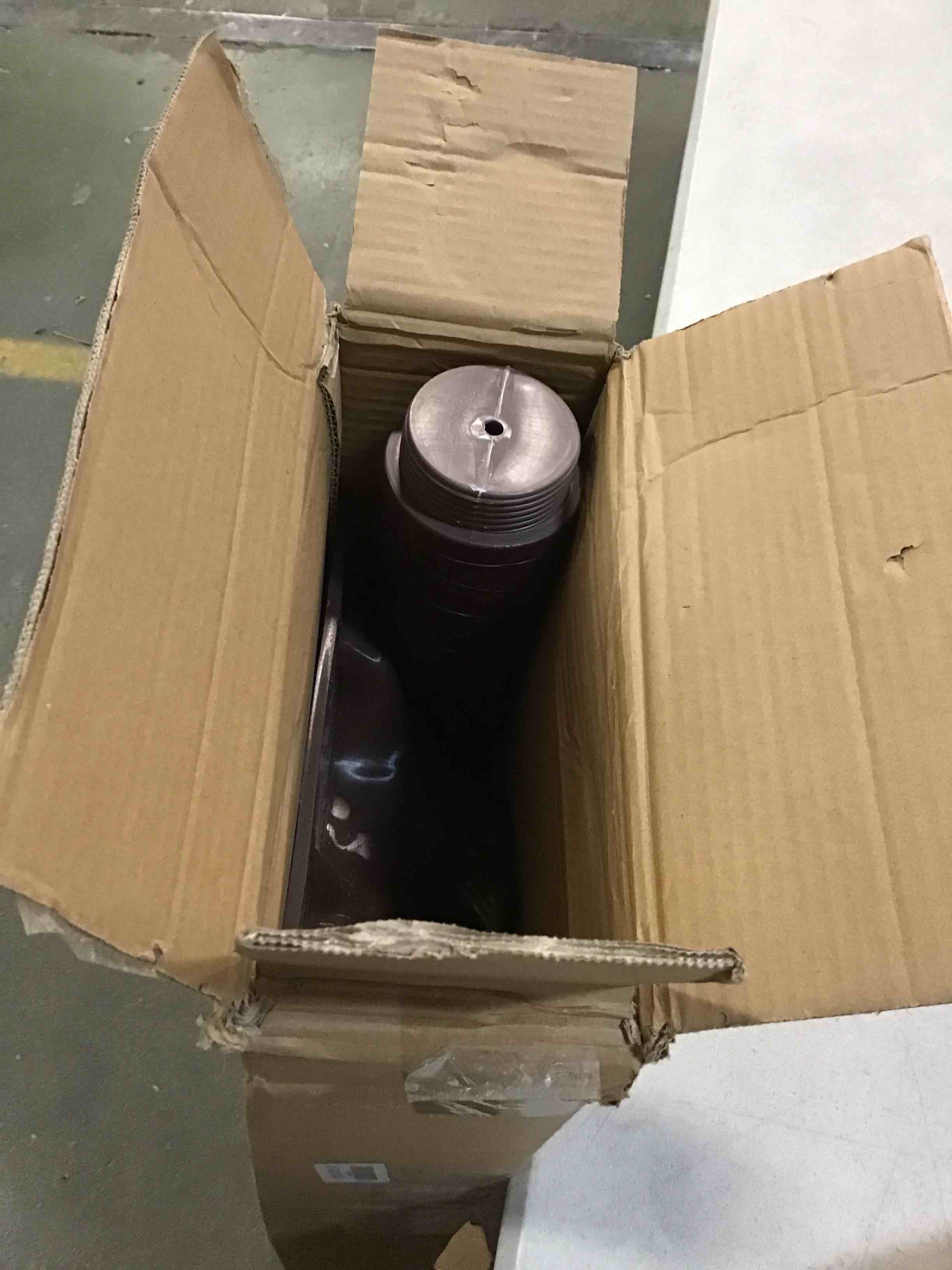 https://s3.amazonaws.com/lotting-images-prod/bidfta/BLU5378572_1703253471868.jpeg