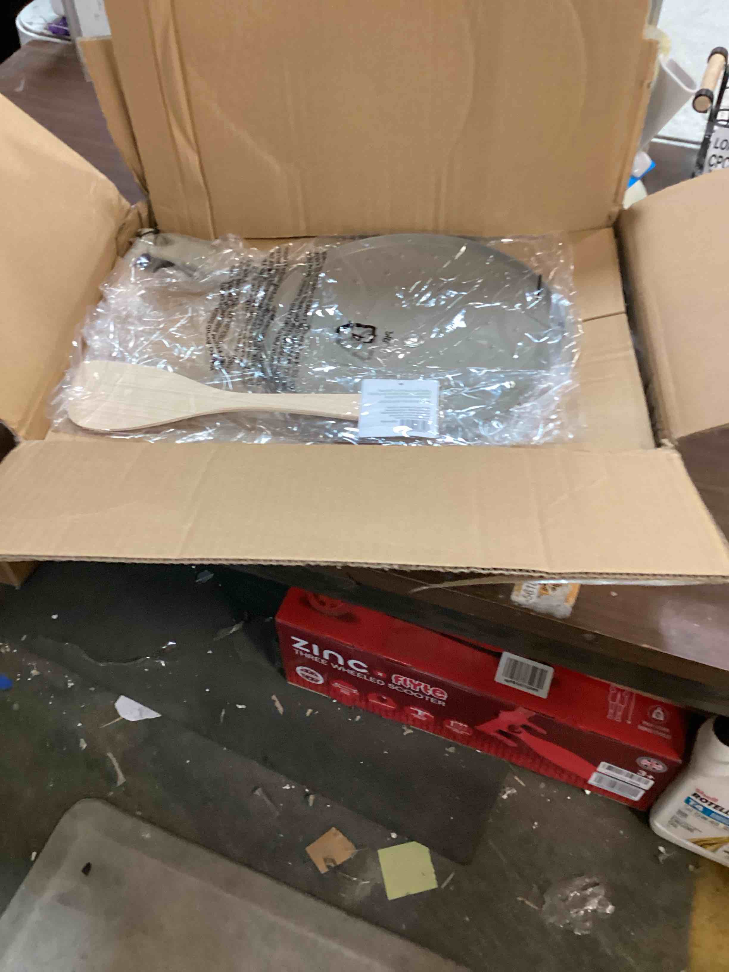 https://s3.amazonaws.com/lotting-images-prod/bidfta/BLU5378767_1703340115479.jpeg