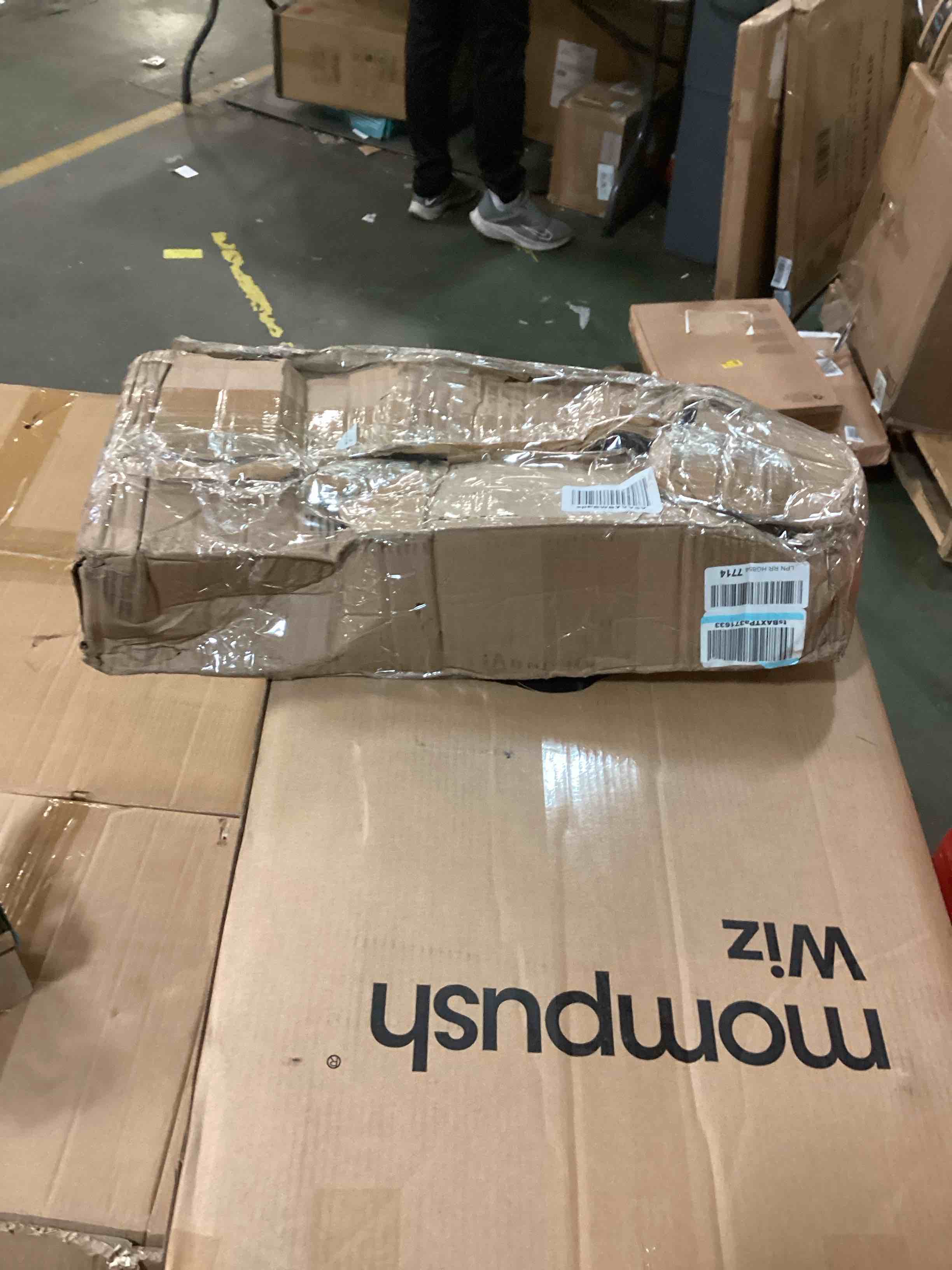 https://s3.amazonaws.com/lotting-images-prod/bidfta/BLU5378966_1703617424709.jpeg
