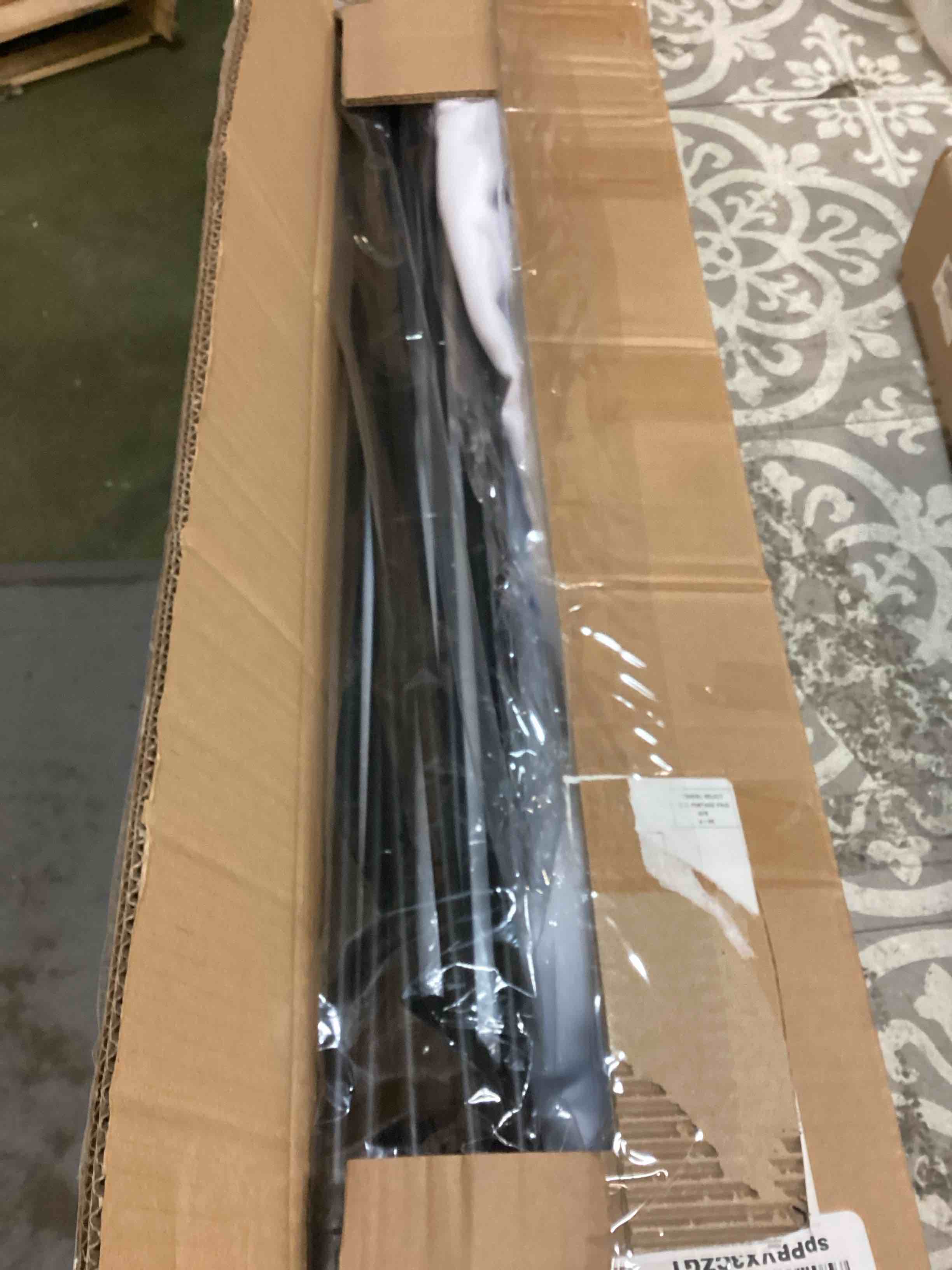 https://s3.amazonaws.com/lotting-images-prod/bidfta/BLU5379030_1703853776540.jpeg