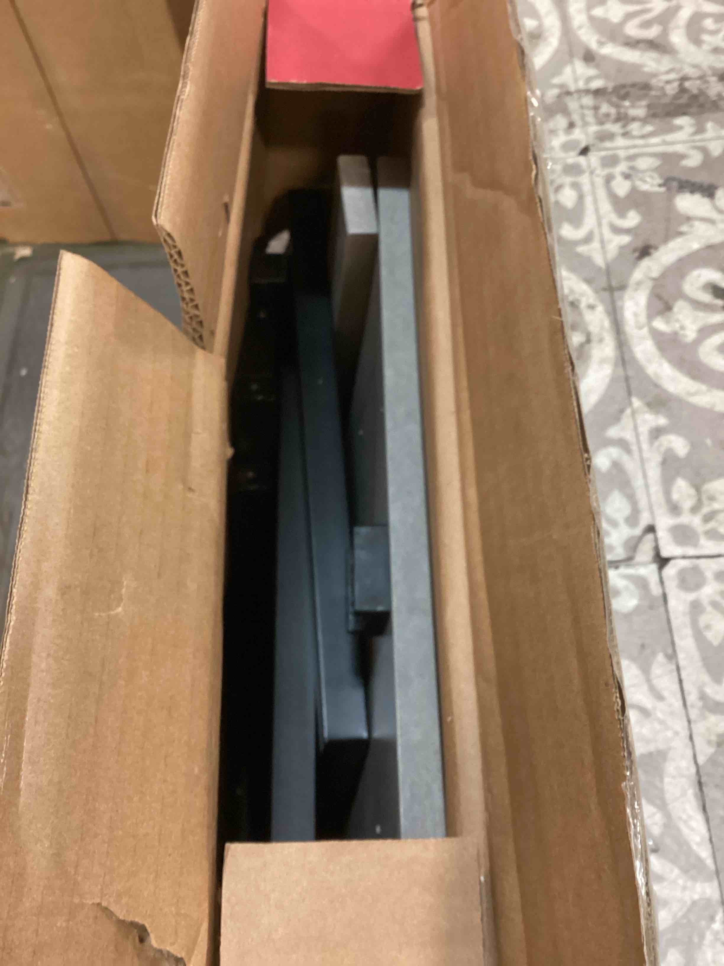 https://s3.amazonaws.com/lotting-images-prod/bidfta/BLU5379195_1703878946256.jpeg