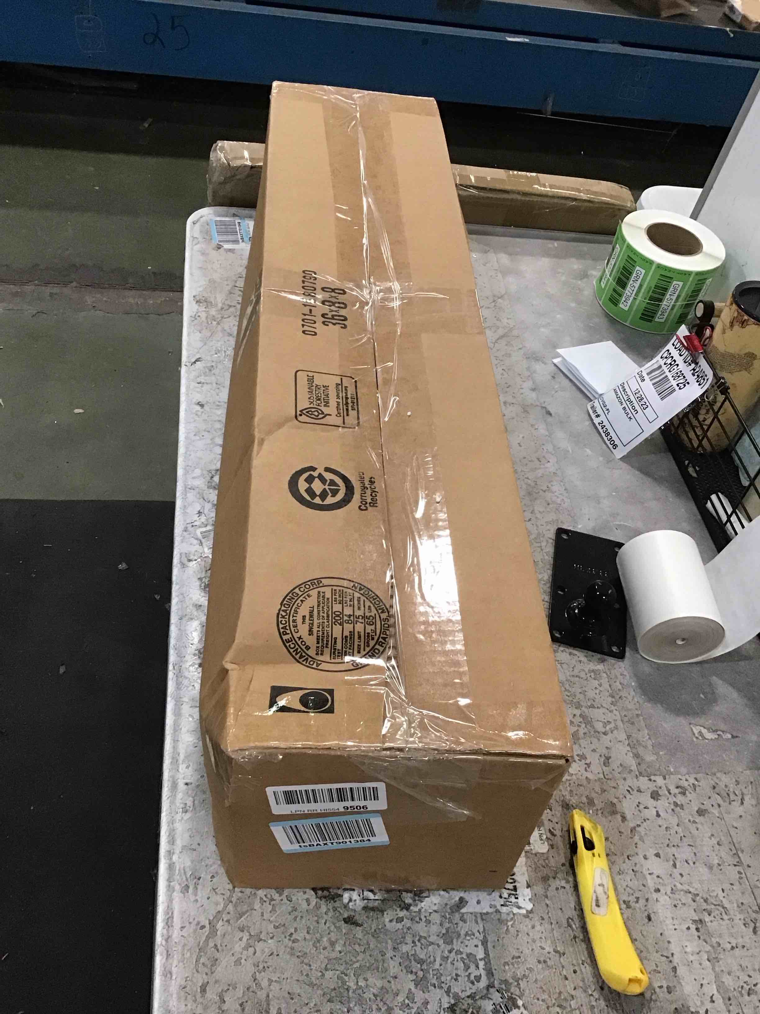 https://s3.amazonaws.com/lotting-images-prod/bidfta/BLU5379368_1704201835848.jpeg