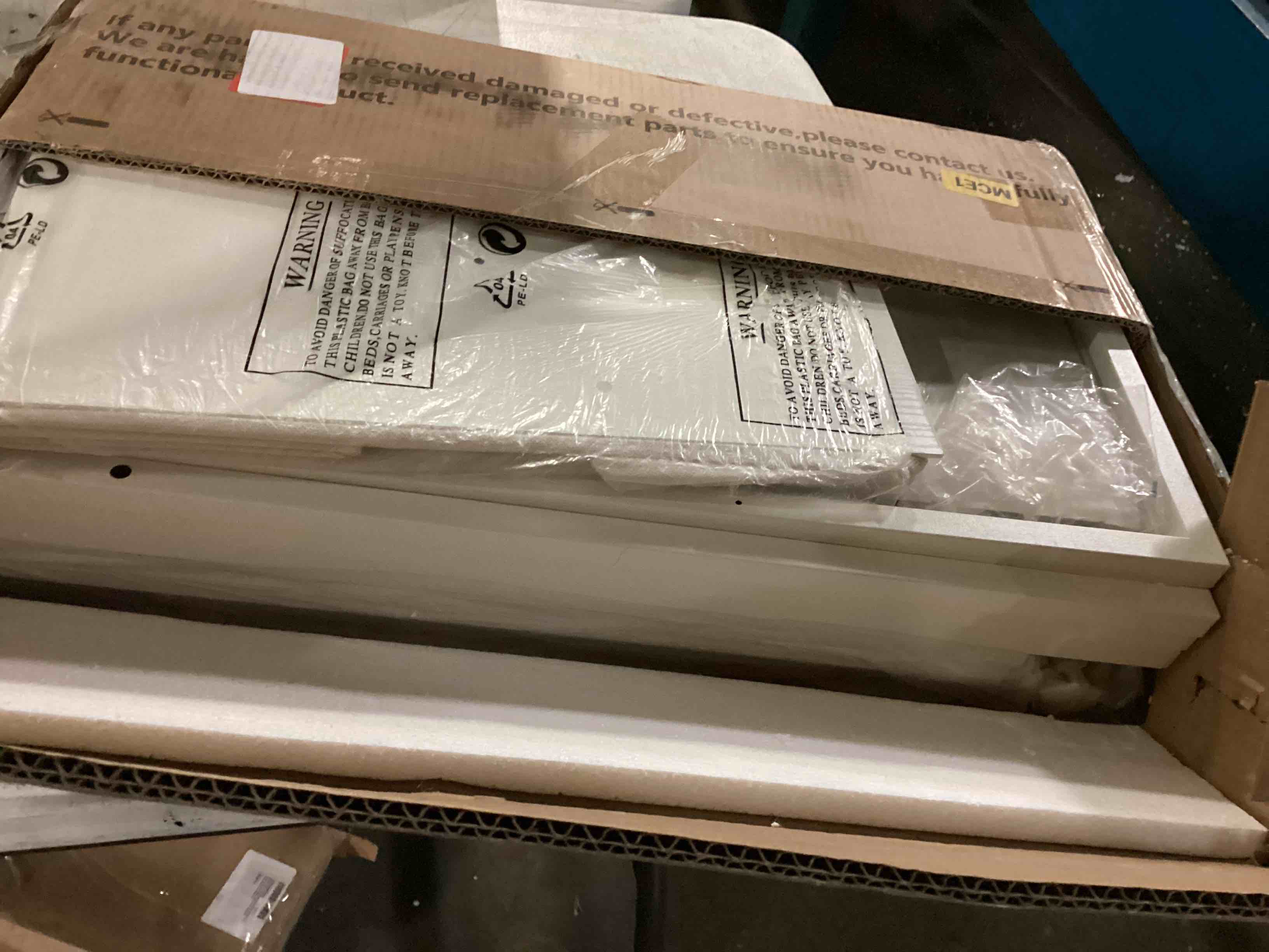 https://s3.amazonaws.com/lotting-images-prod/bidfta/BLU5379743_1702989055614.jpeg