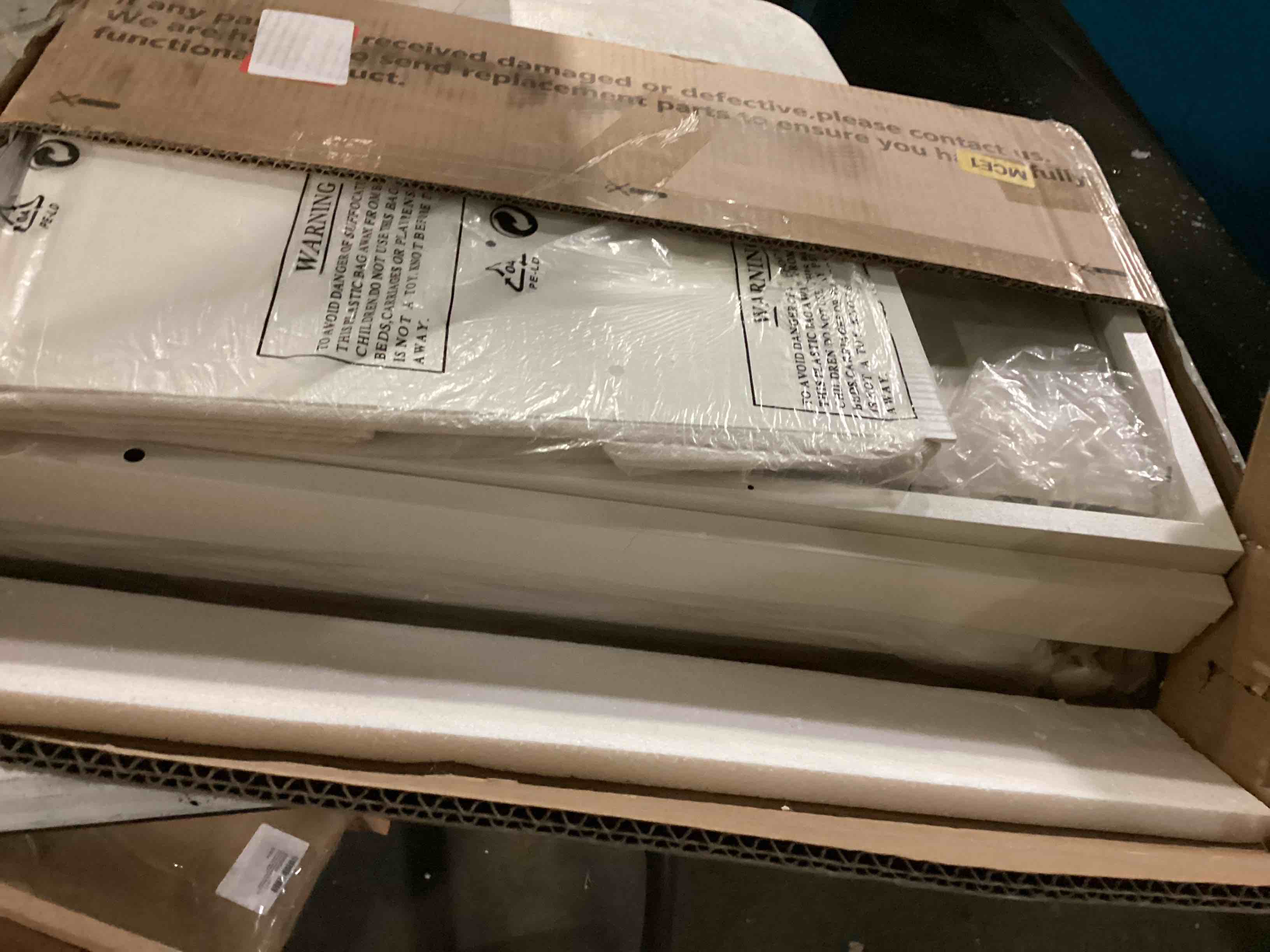 https://s3.amazonaws.com/lotting-images-prod/bidfta/BLU5379743_1702989056650.jpeg