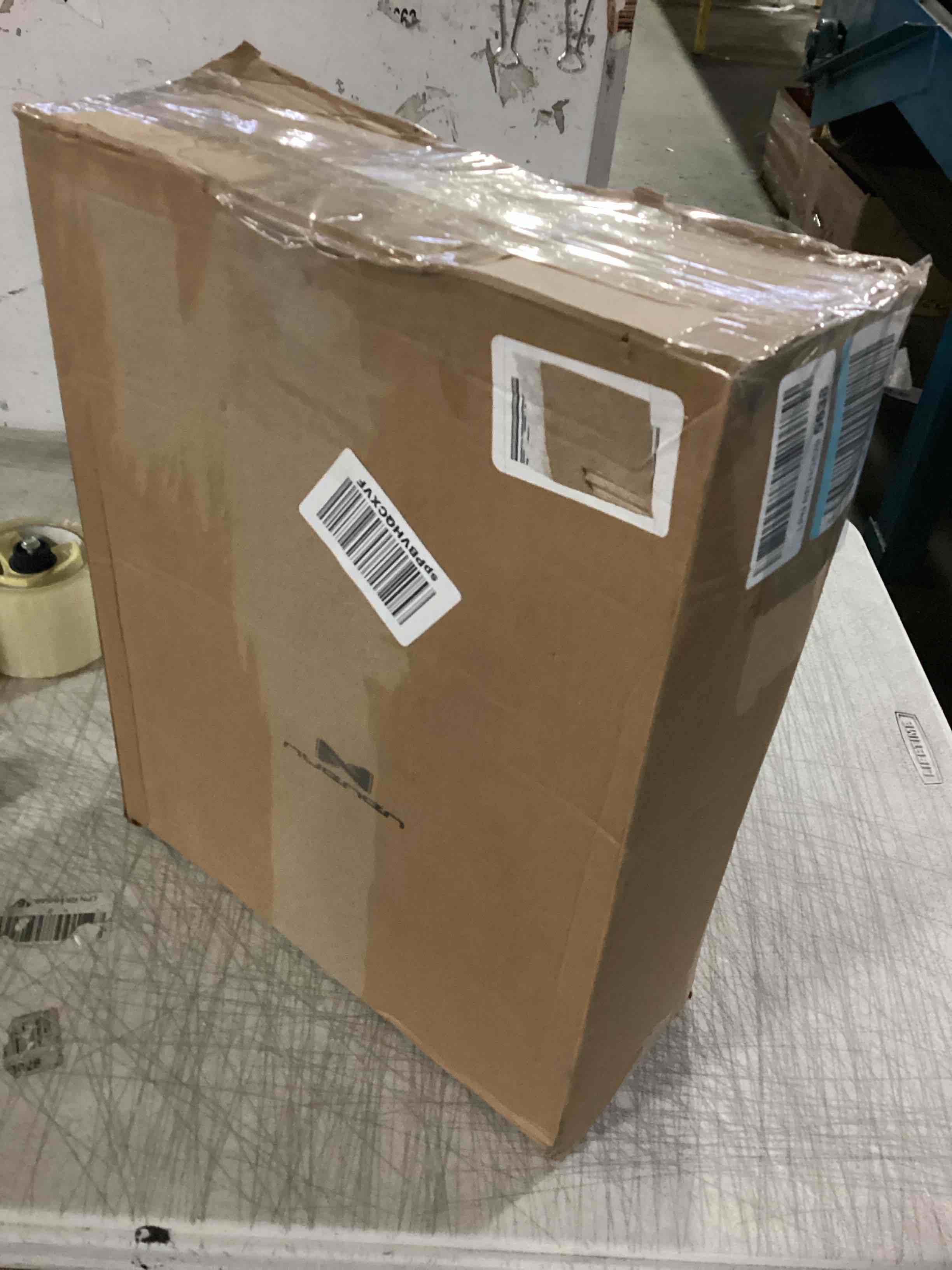 https://s3.amazonaws.com/lotting-images-prod/bidfta/BLU5379755_1702989982758.jpeg