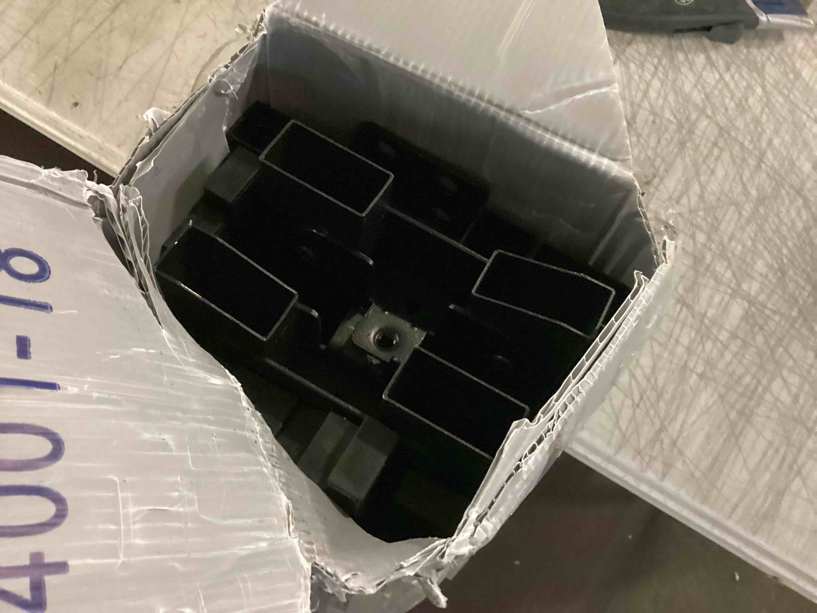 https://s3.amazonaws.com/lotting-images-prod/bidfta/BLU5379792_1702992934674.jpeg
