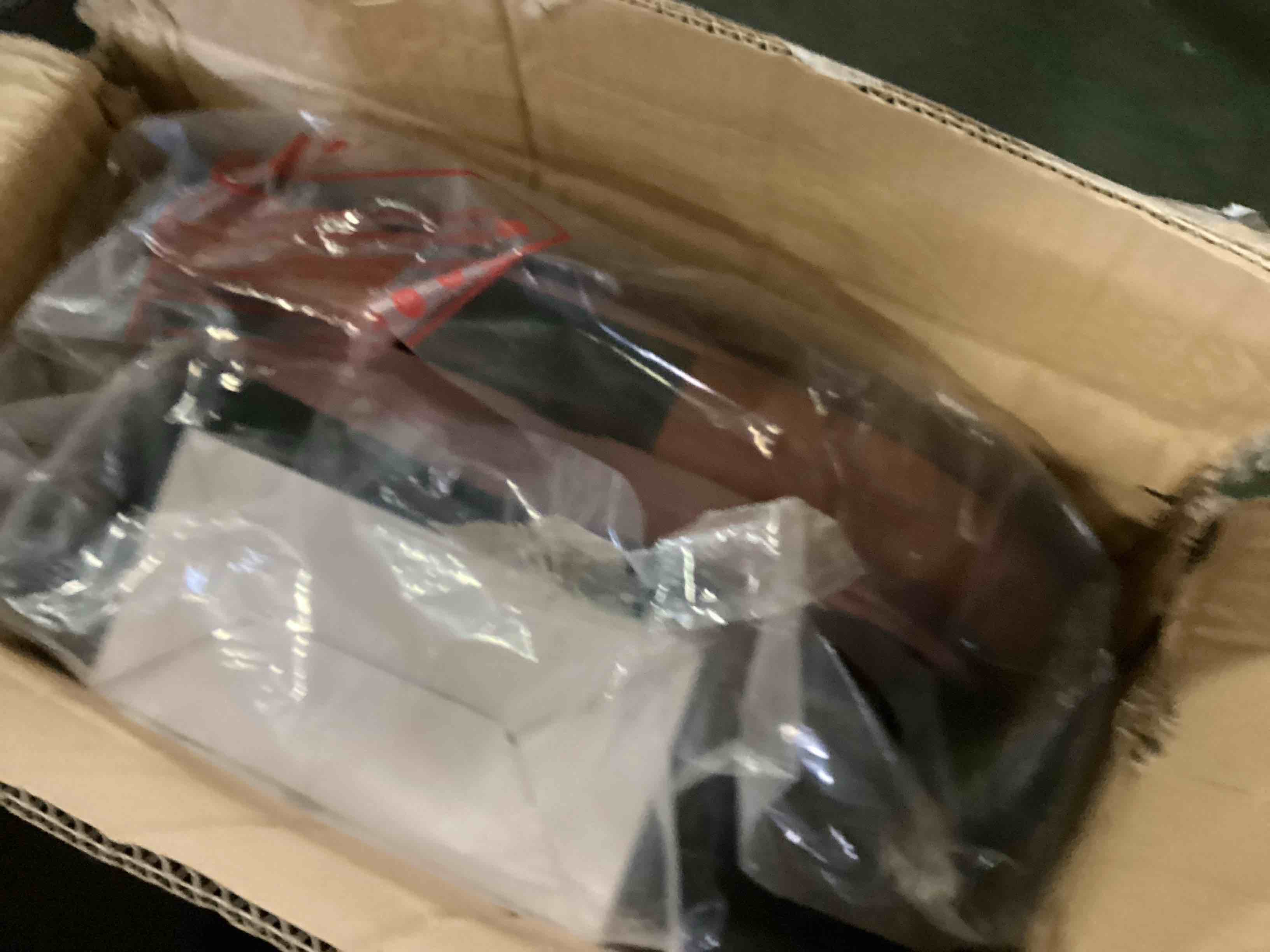 https://s3.amazonaws.com/lotting-images-prod/bidfta/BLU5379846_1702997486060.jpeg