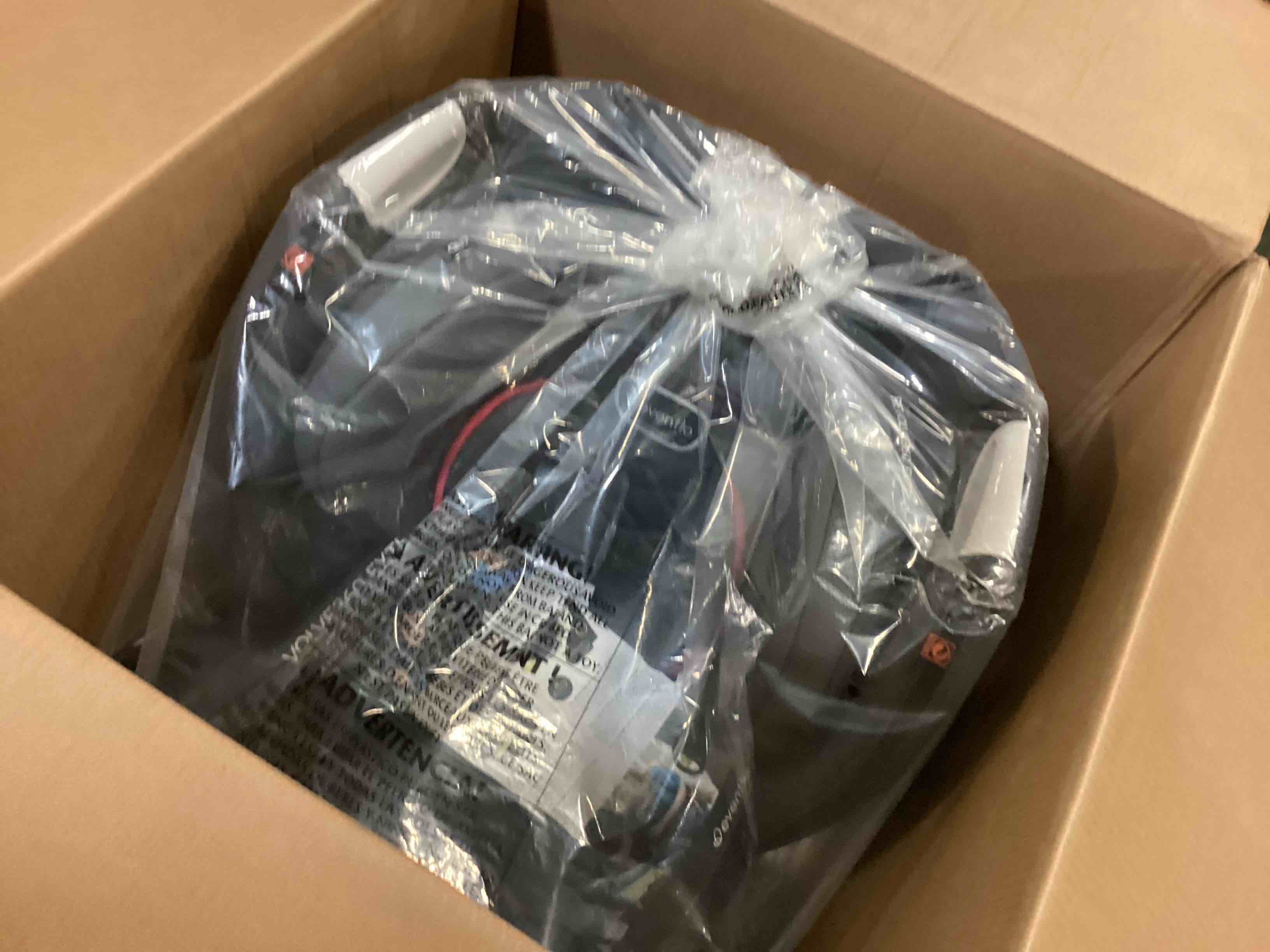 https://s3.amazonaws.com/lotting-images-prod/bidfta/BLU5380077_1703074627608.jpeg