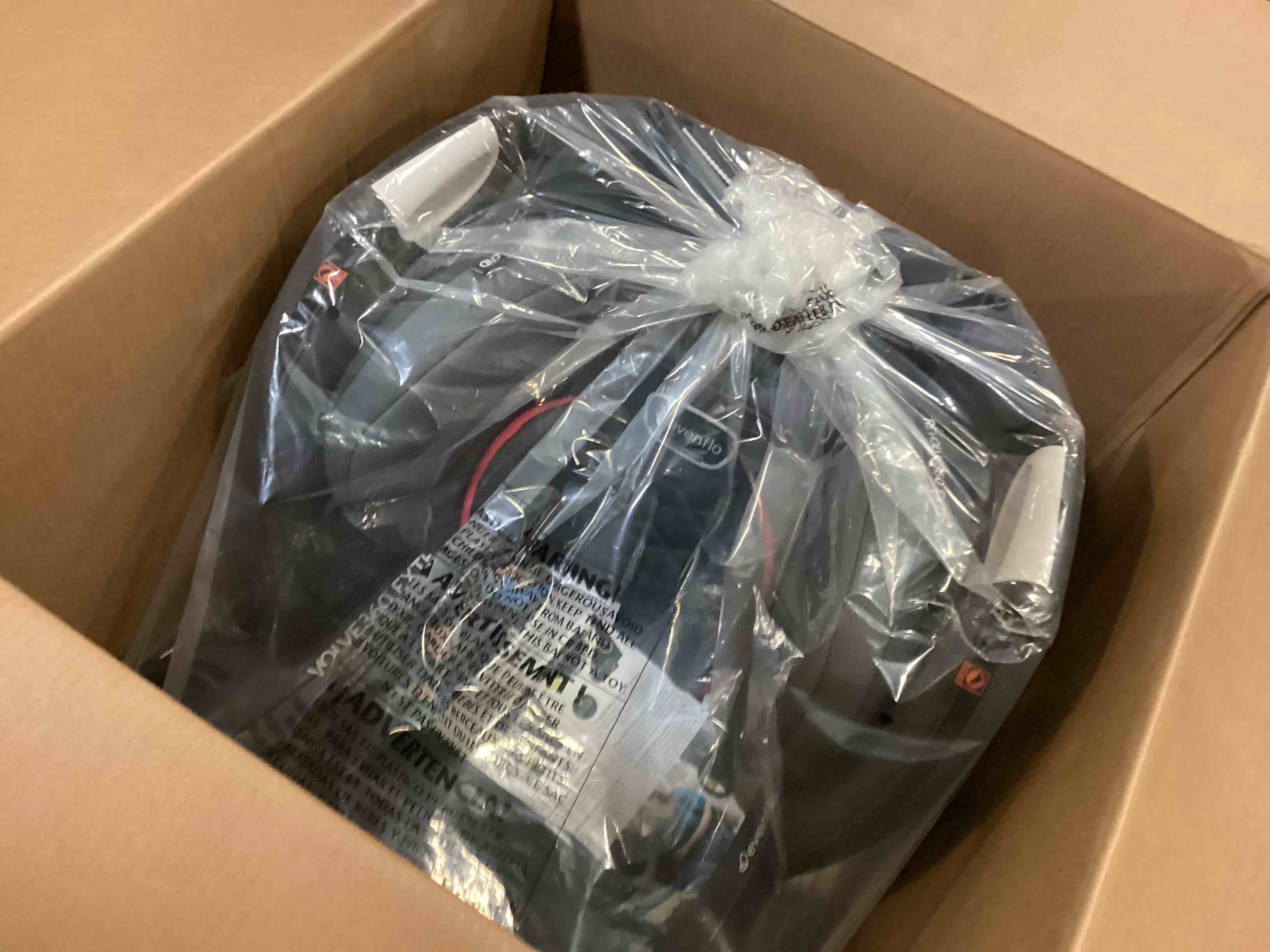 https://s3.amazonaws.com/lotting-images-prod/bidfta/BLU5380077_1703074628635.jpeg